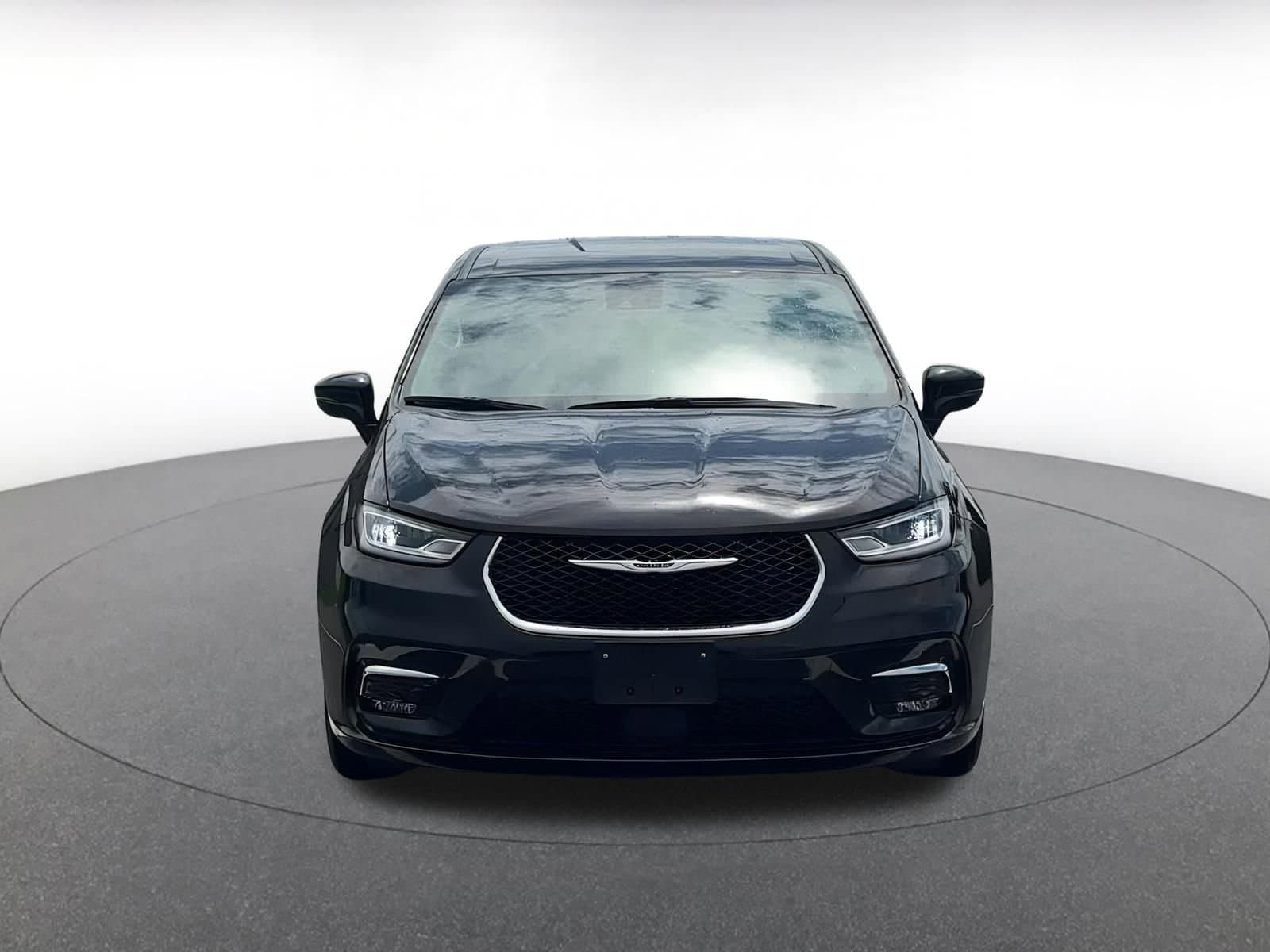 Thumbnail: 2024 Chrysler Pacifica - 4