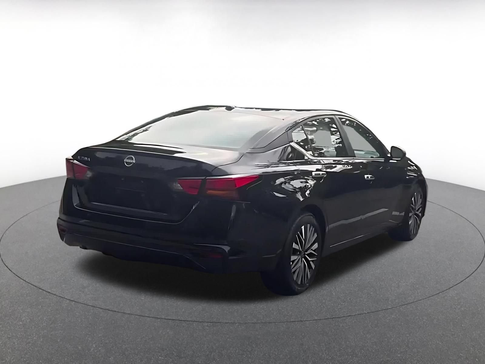 Thumbnail: 2025 Nissan Altima - 11