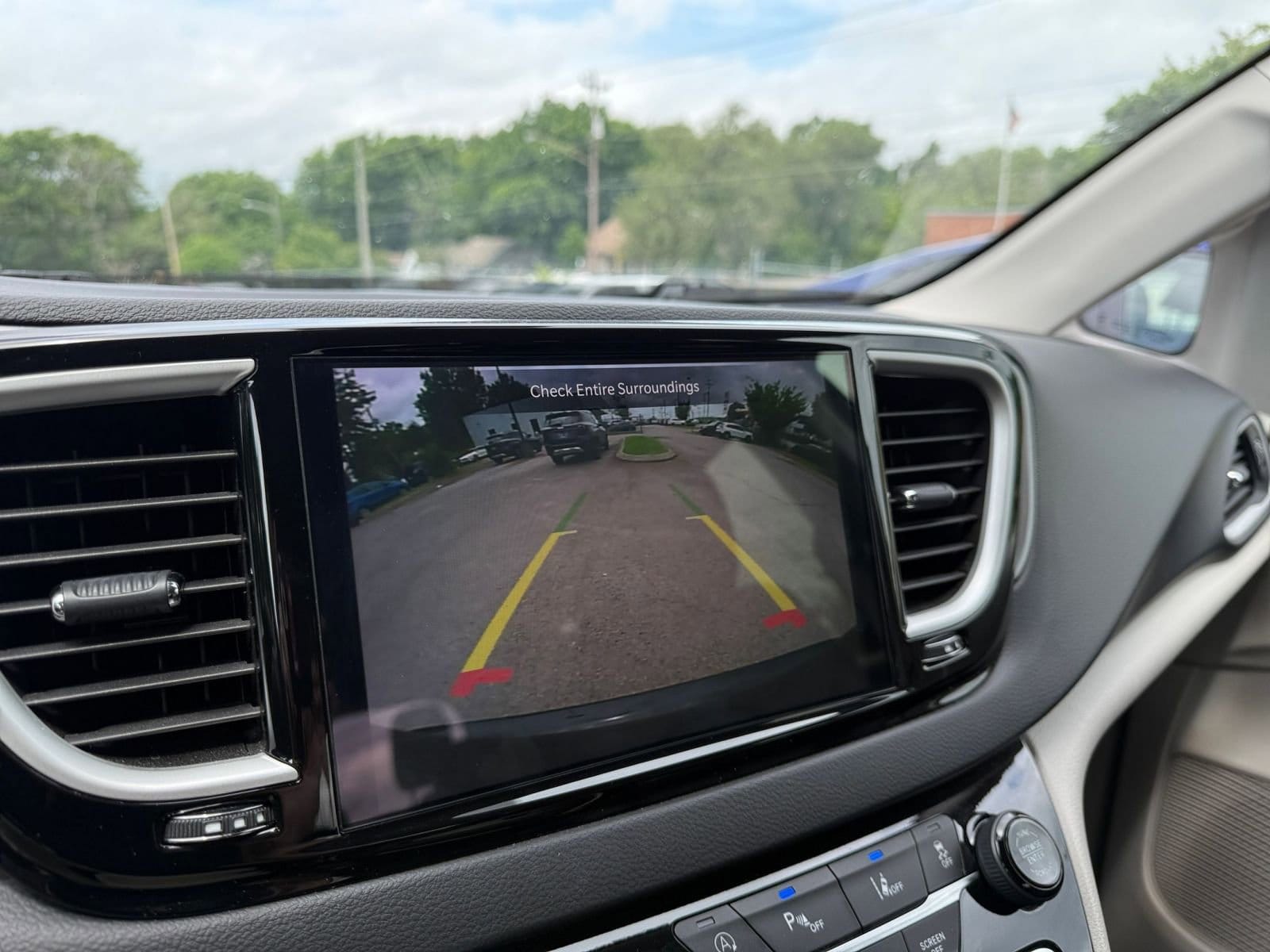 Thumbnail: 2024 Chrysler Pacifica - 17