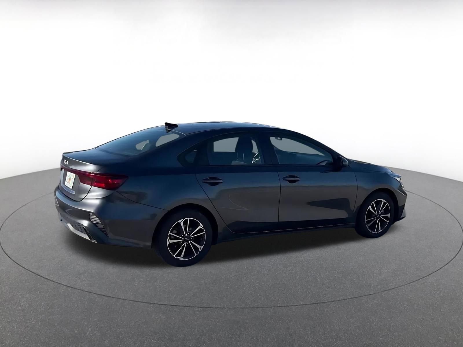 Thumbnail: 2024 Kia Forte - 14