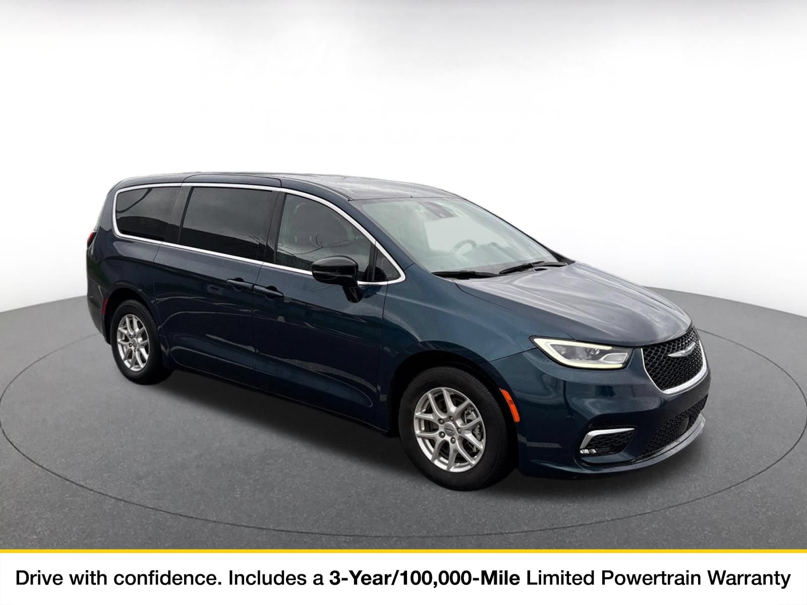 Thumbnail: 2025 Chrysler Pacifica - 1