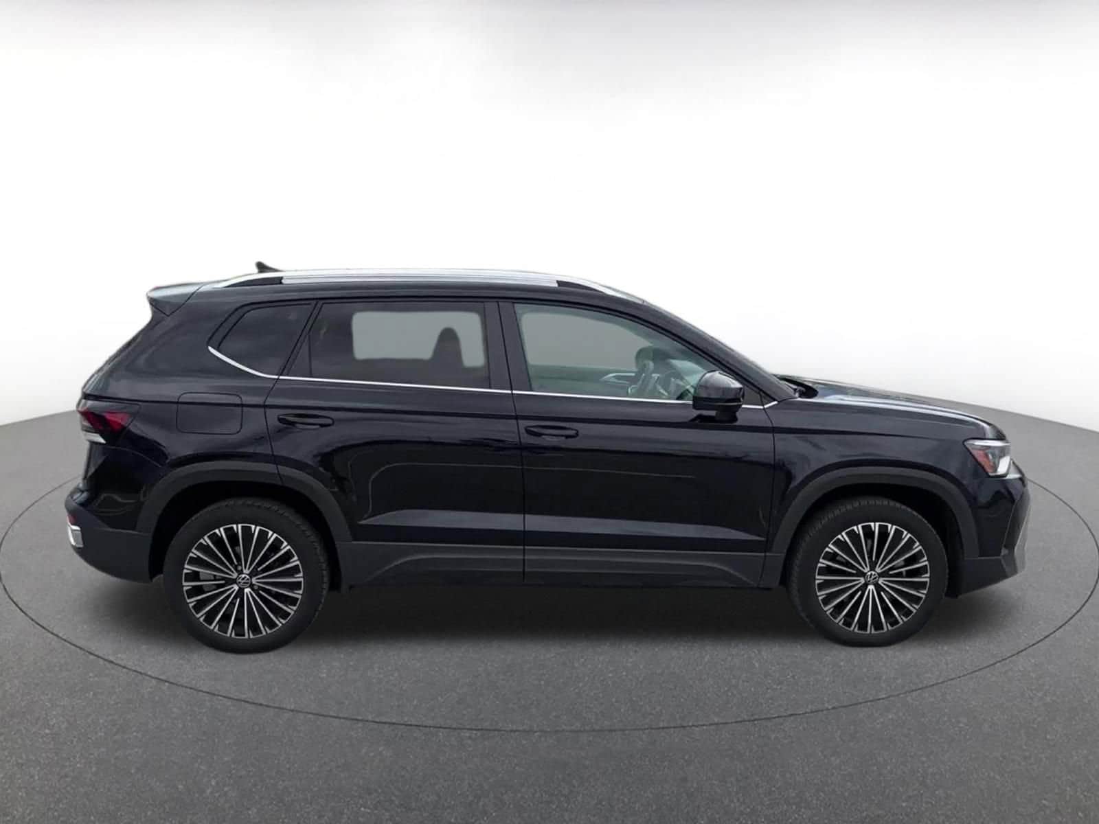 Thumbnail: 2025 Volkswagen Taos - 16