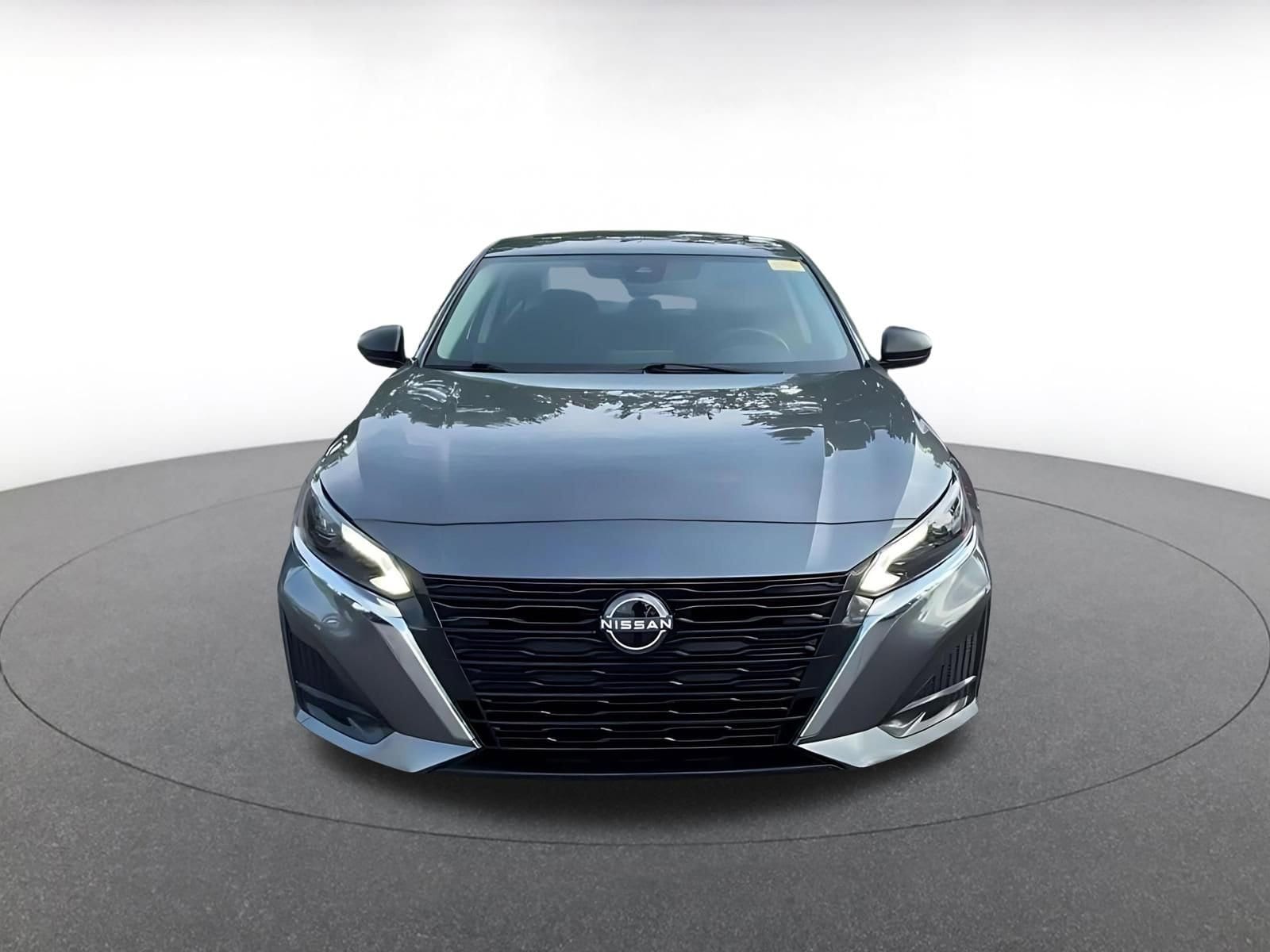 Thumbnail: 2025 Nissan Altima - 4