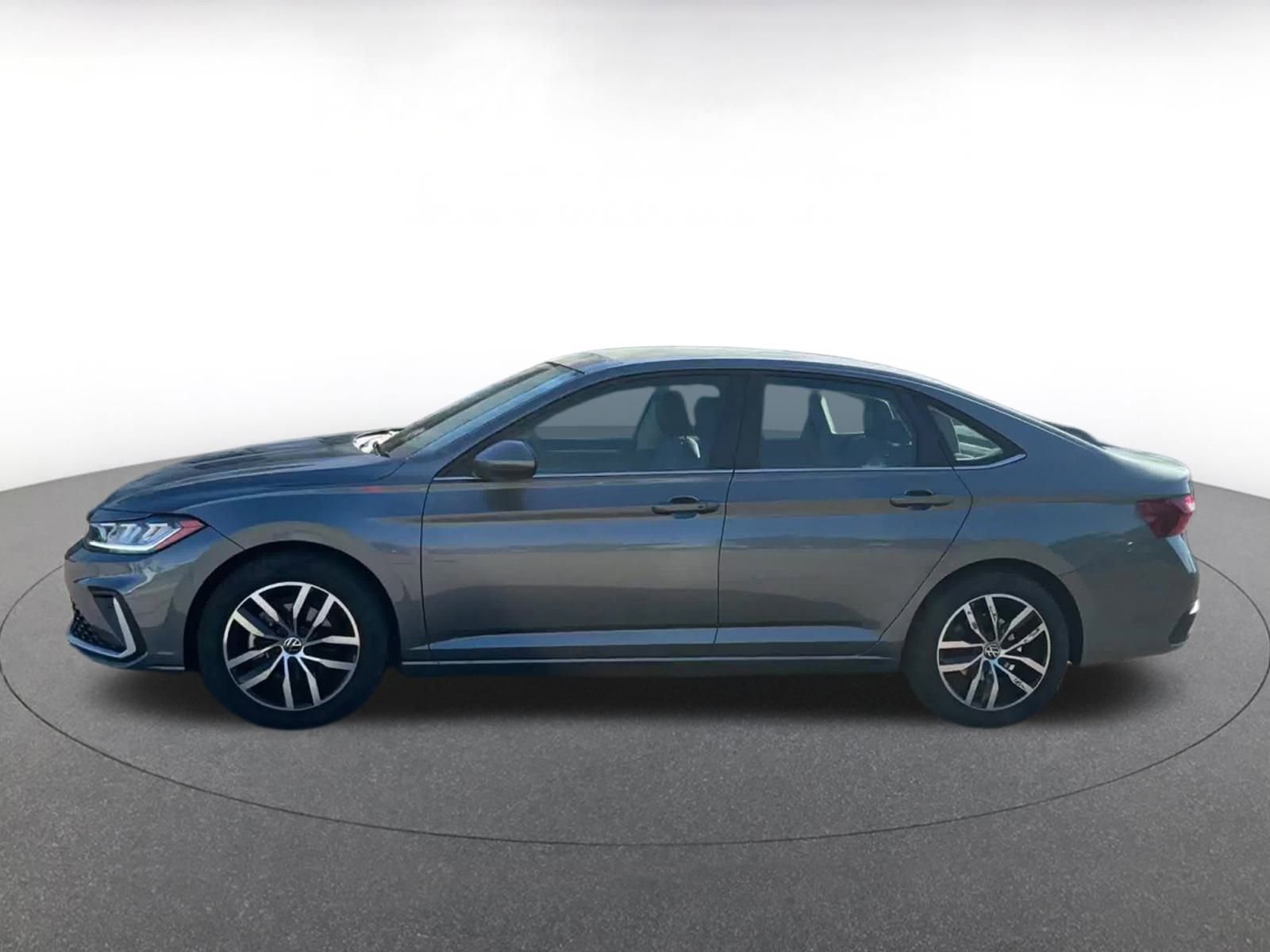 Thumbnail: 2025 Volkswagen Jetta - 9