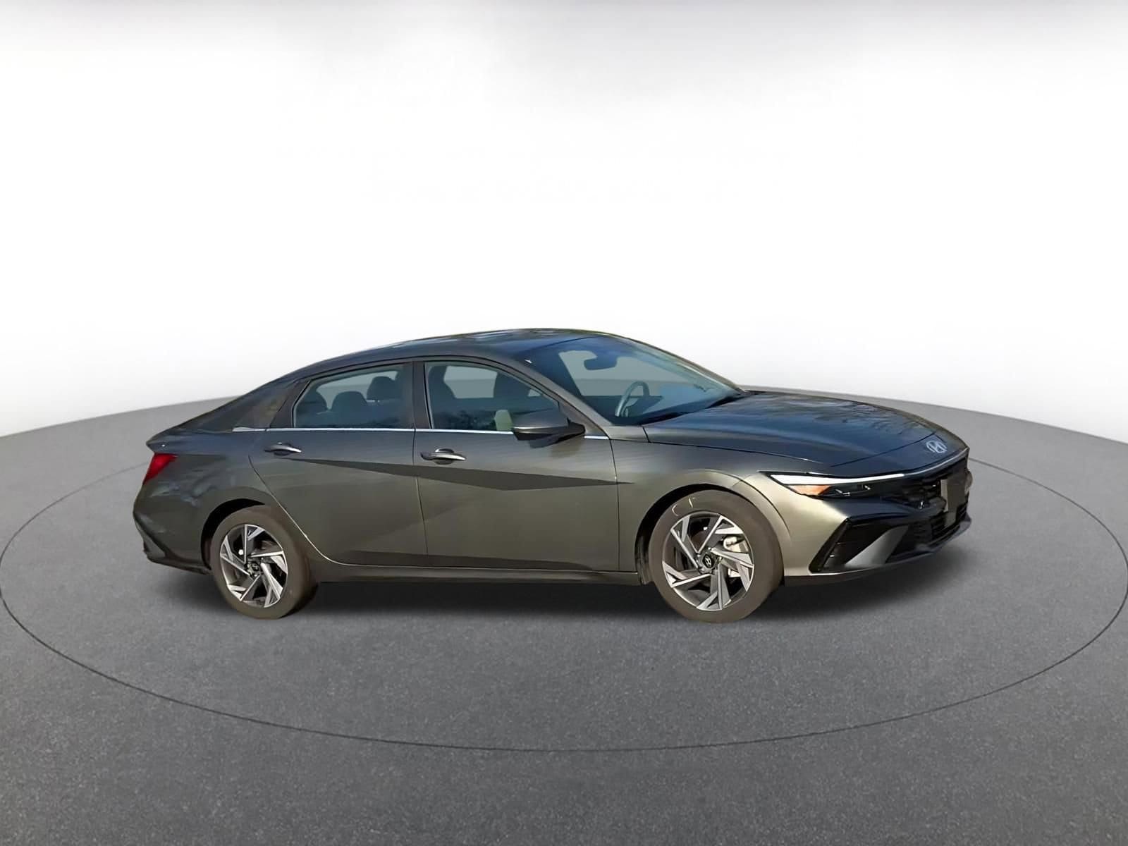 Thumbnail: 2025 Hyundai Elantra - 2