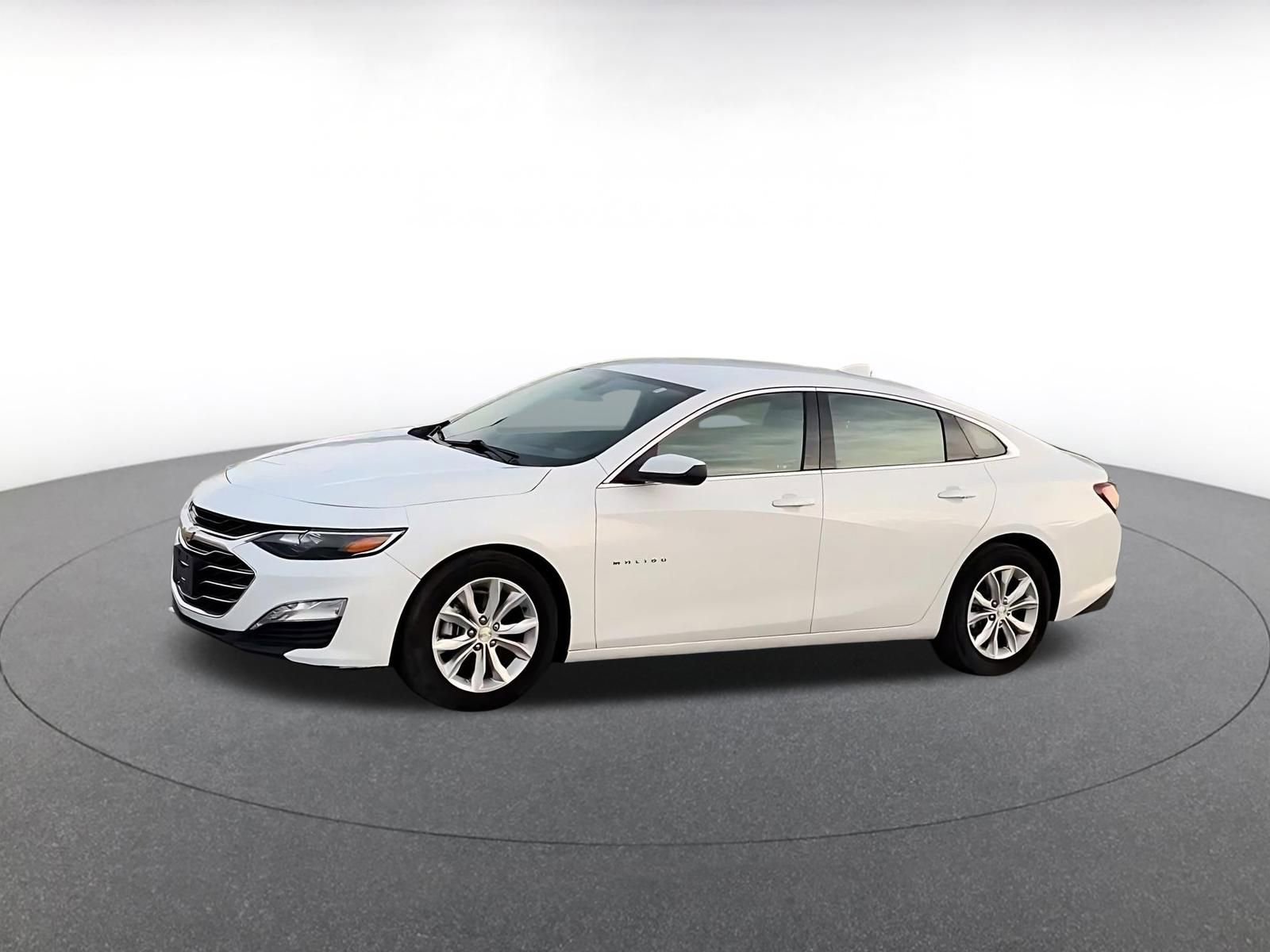 Thumbnail: 2022 Chevrolet Malibu - 8