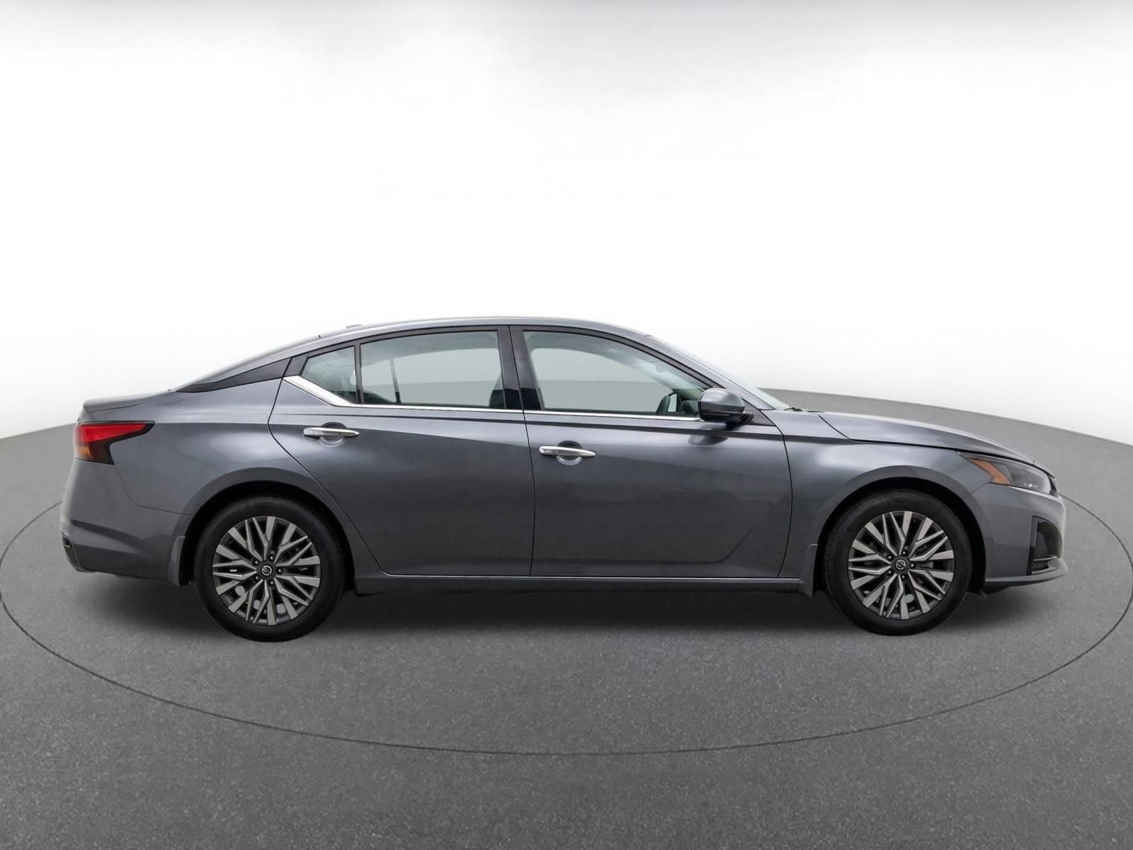 Thumbnail: 2025 Nissan Altima - 8