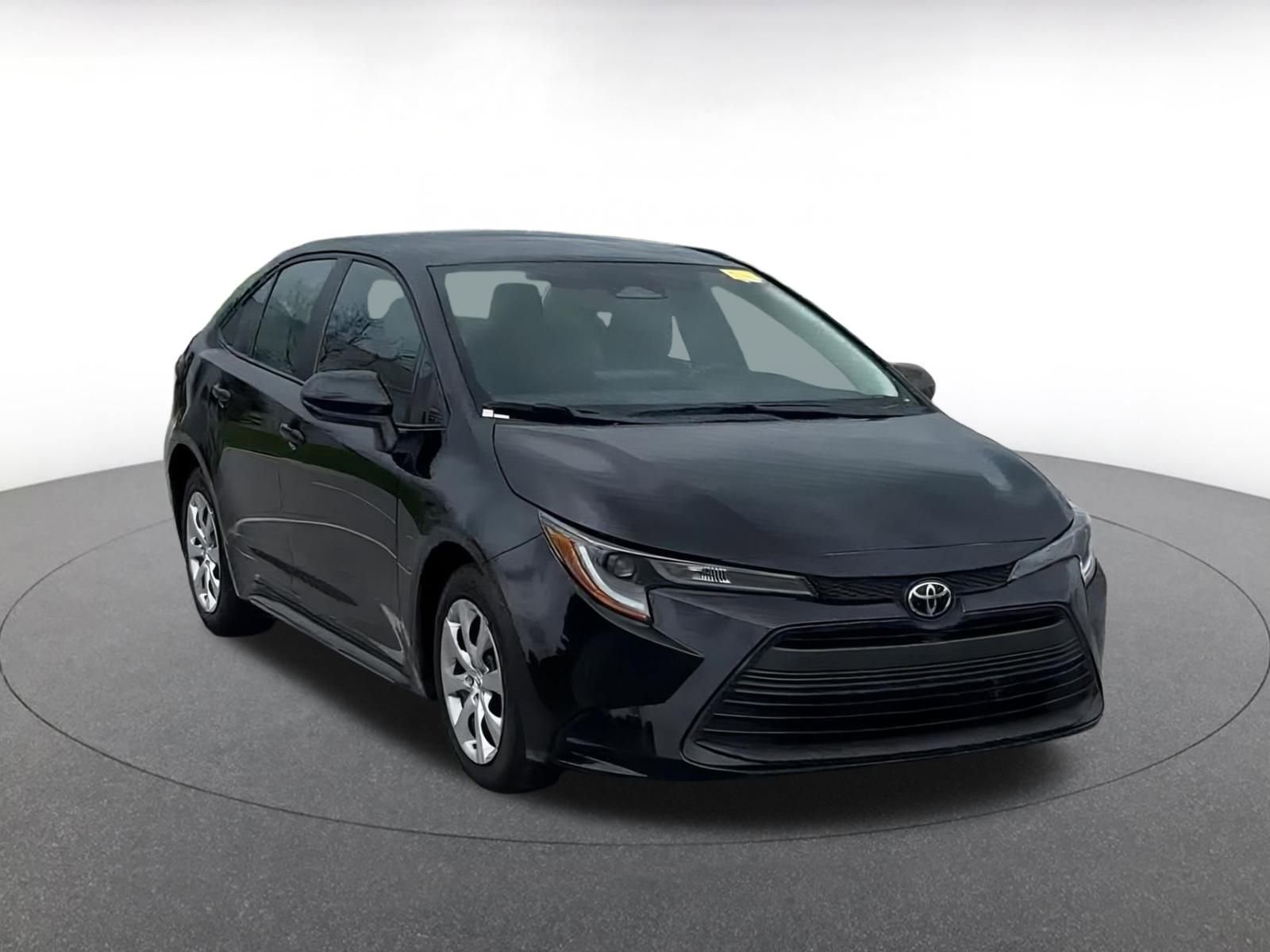 Thumbnail: 2023 Toyota Corolla - 3