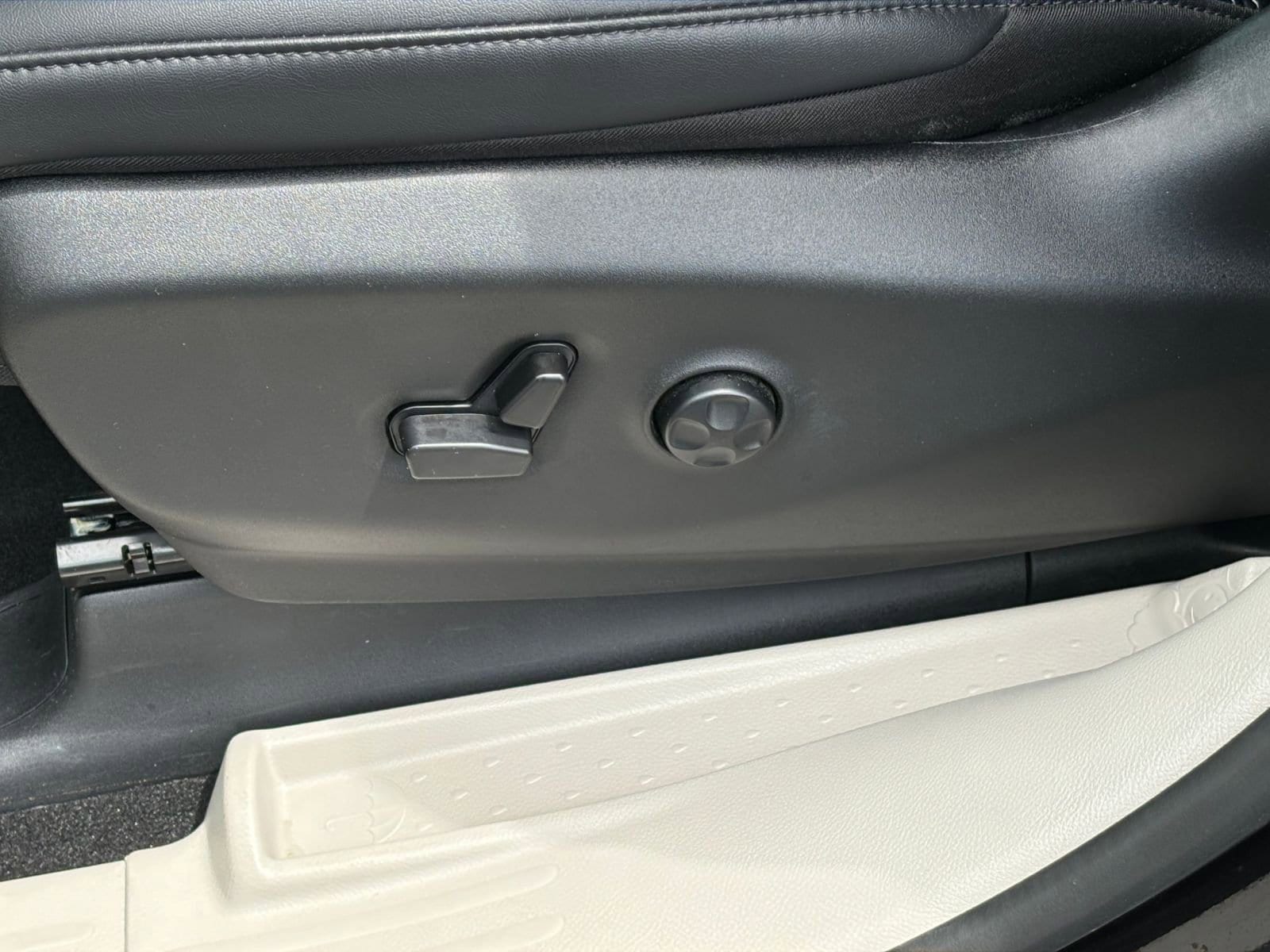 Thumbnail: 2024 Chrysler Pacifica - 27