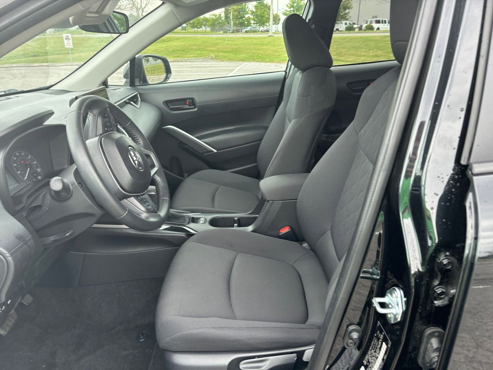 Thumbnail: 2025 Toyota Corolla Cross - 25