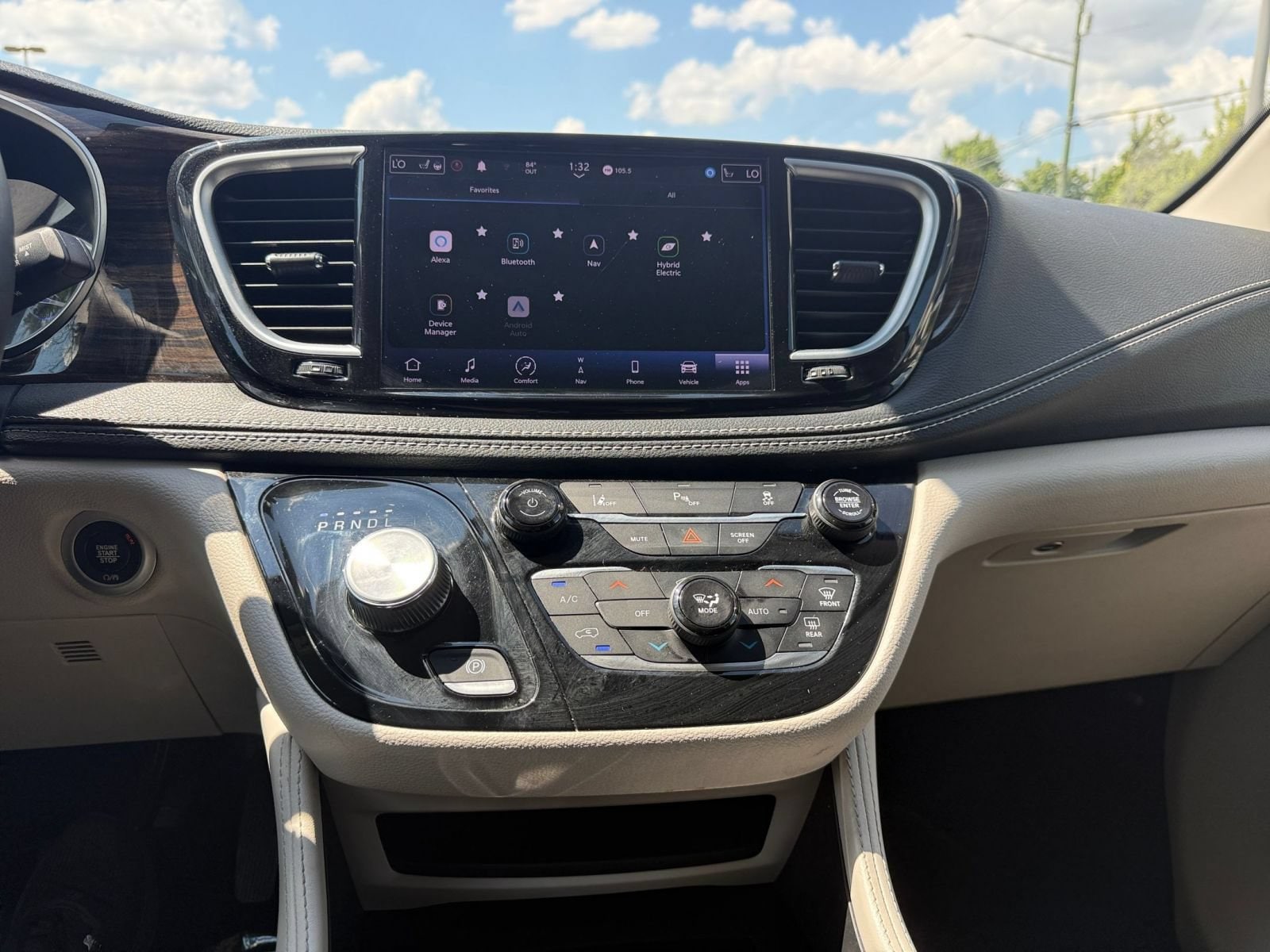 Thumbnail: 2023 Chrysler Pacifica - 16