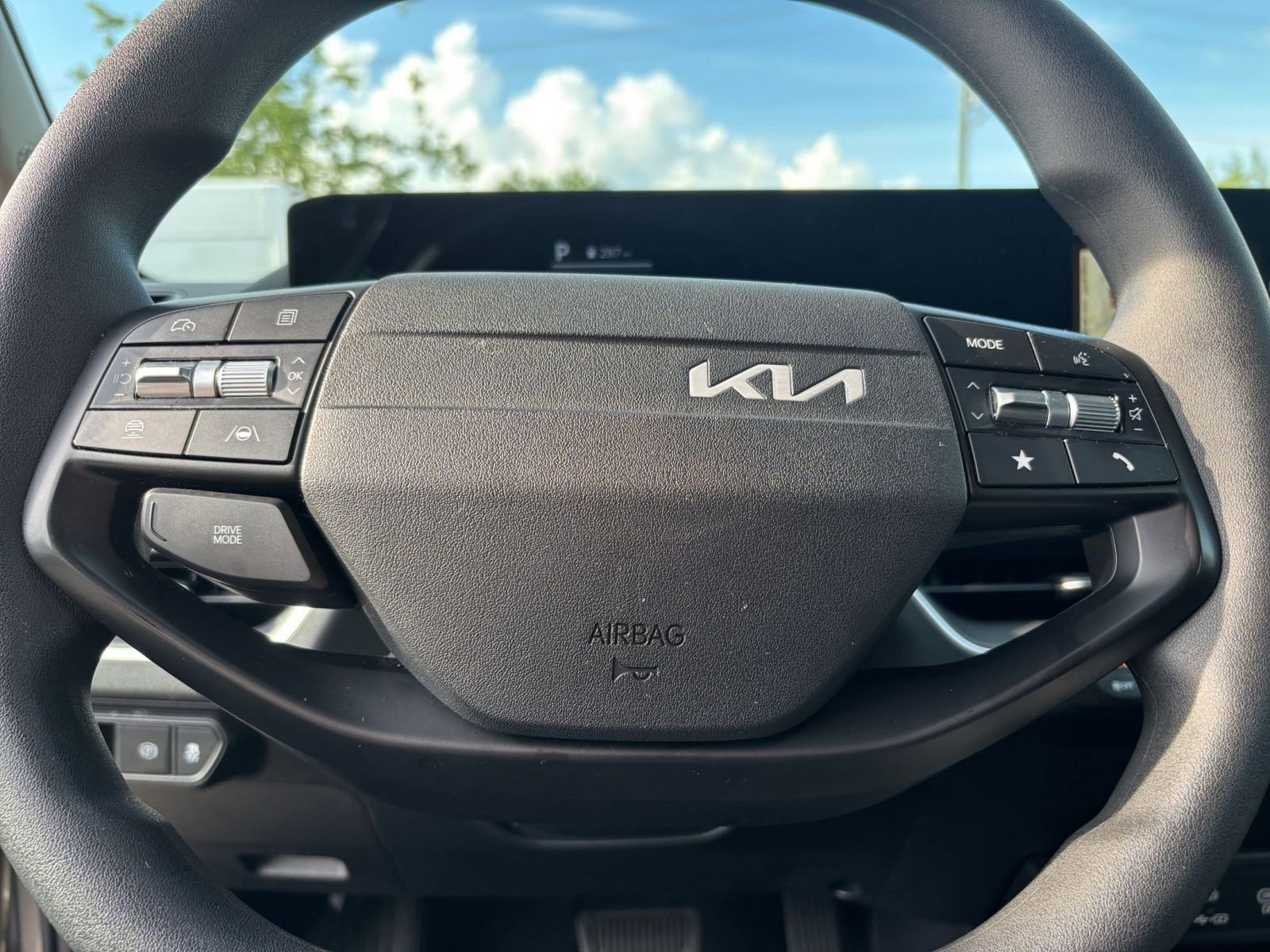 Thumbnail: 2025 Kia K4 - 28