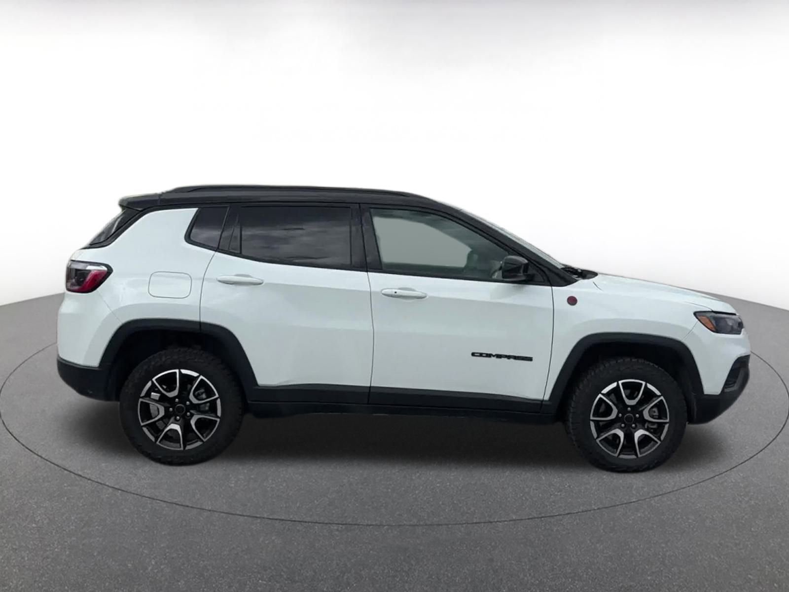Thumbnail: 2025 Jeep Compass - 16