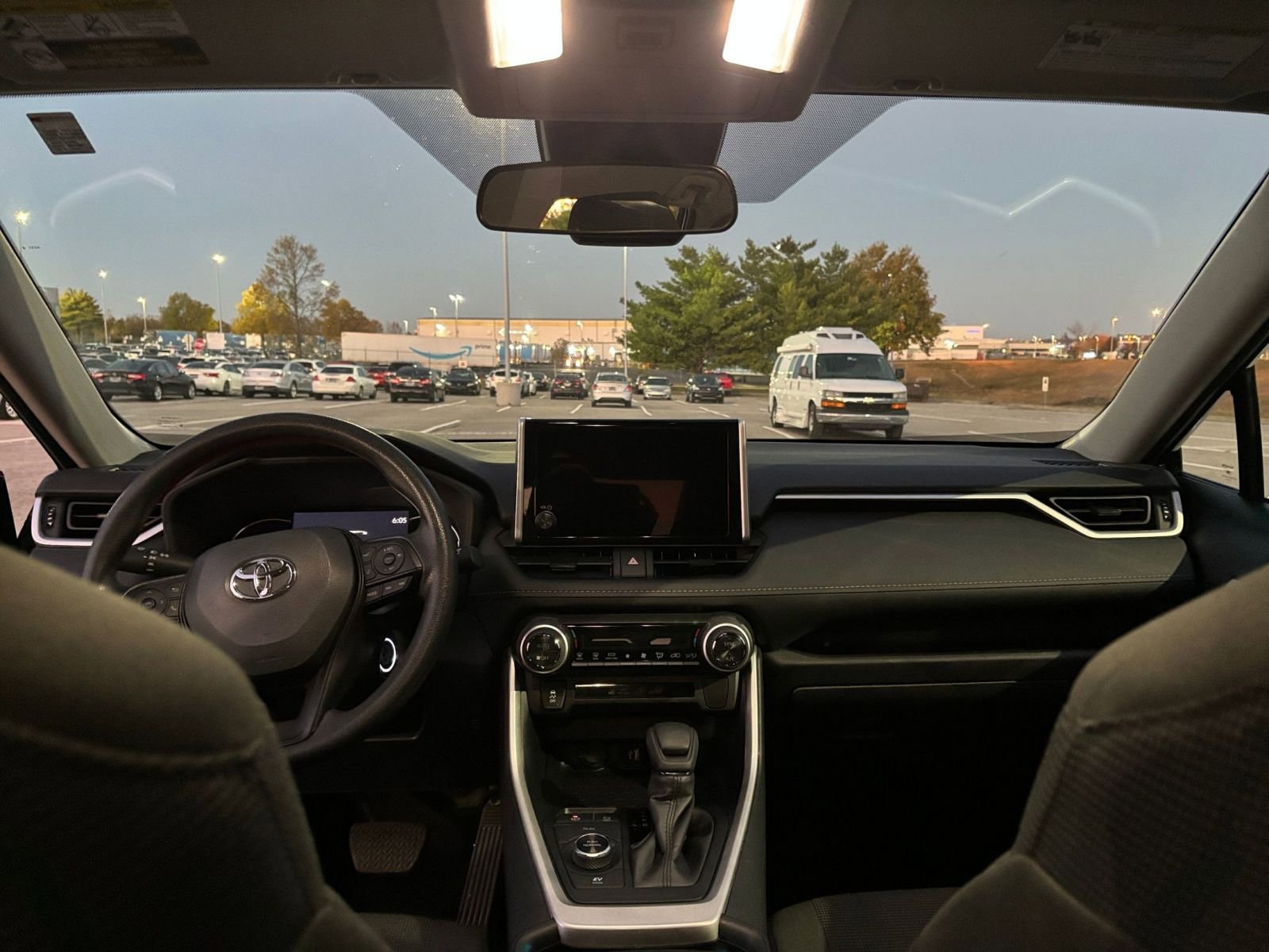 Thumbnail: 2025 Toyota RAV4 - 32