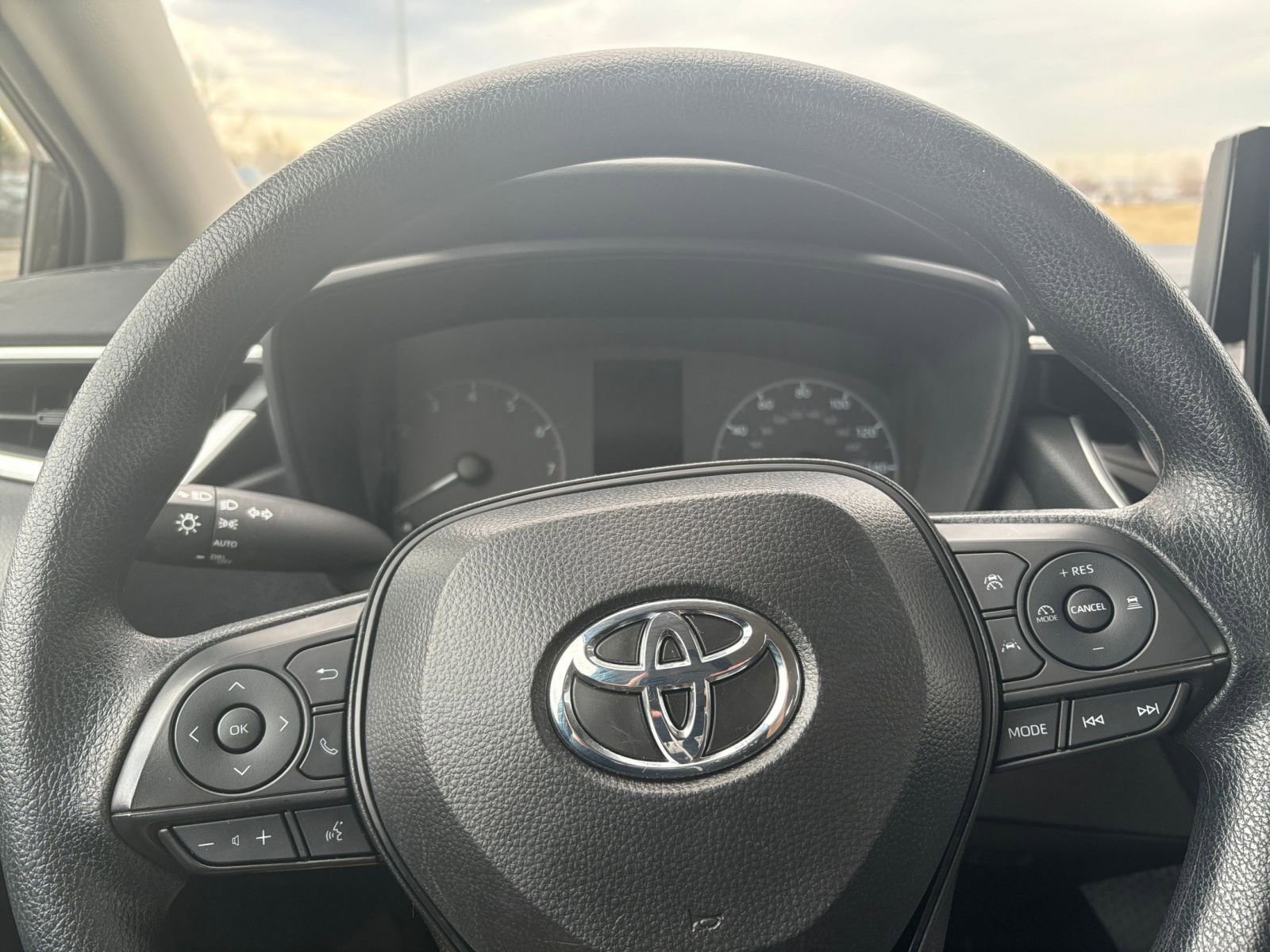 Thumbnail: 2025 Toyota Corolla - 25