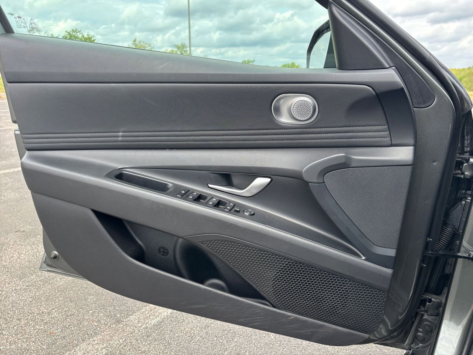 Thumbnail: 2025 Hyundai Elantra - 18