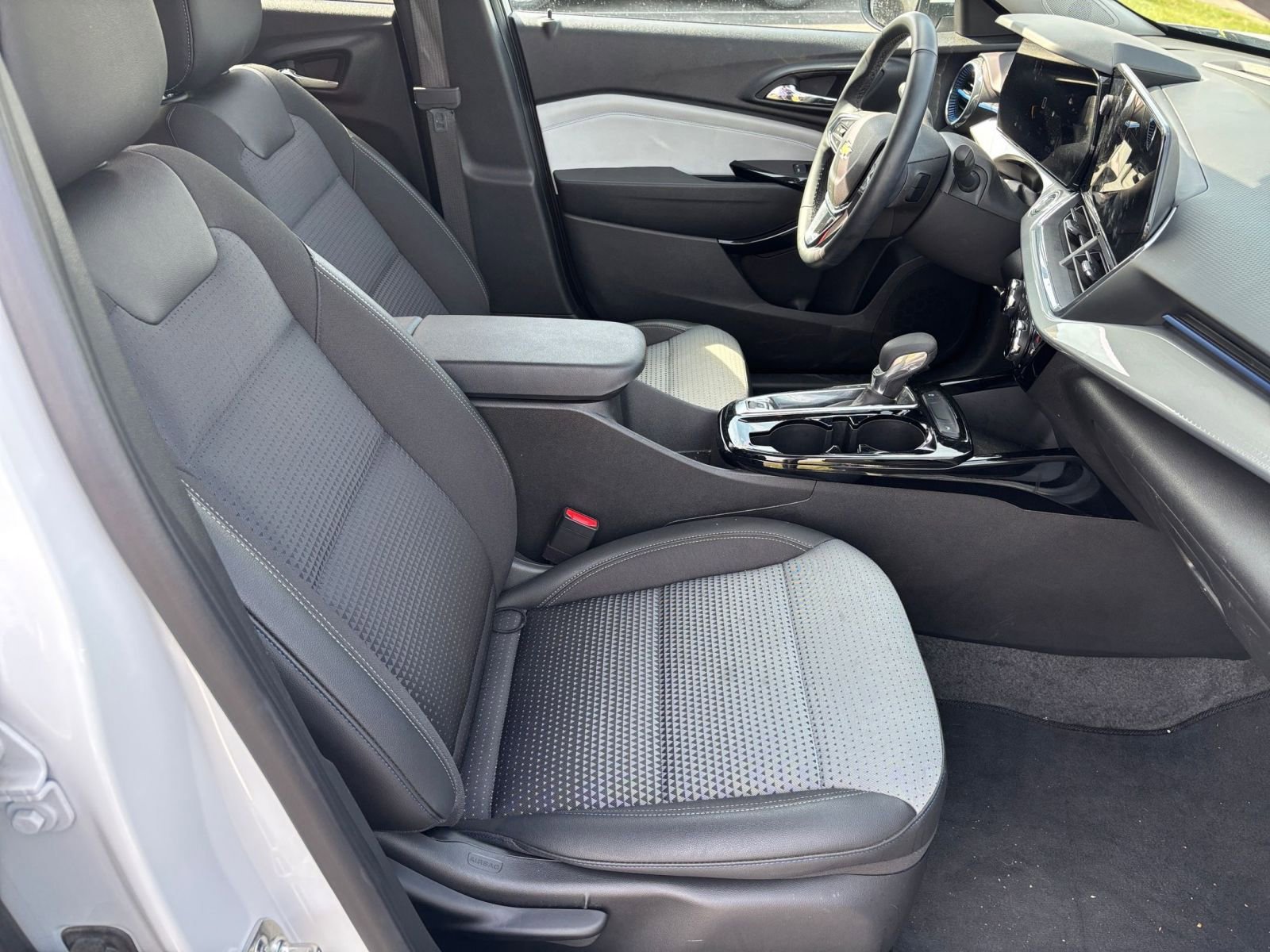 Thumbnail: 2025 Chevrolet Trax - 35