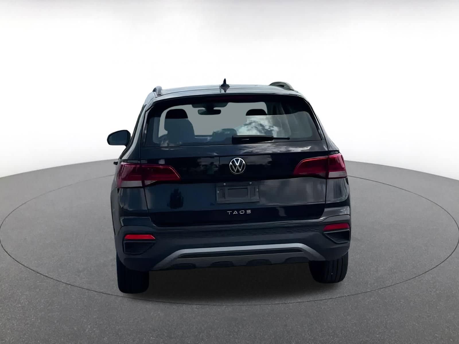 Thumbnail: 2024 Volkswagen Taos - 12