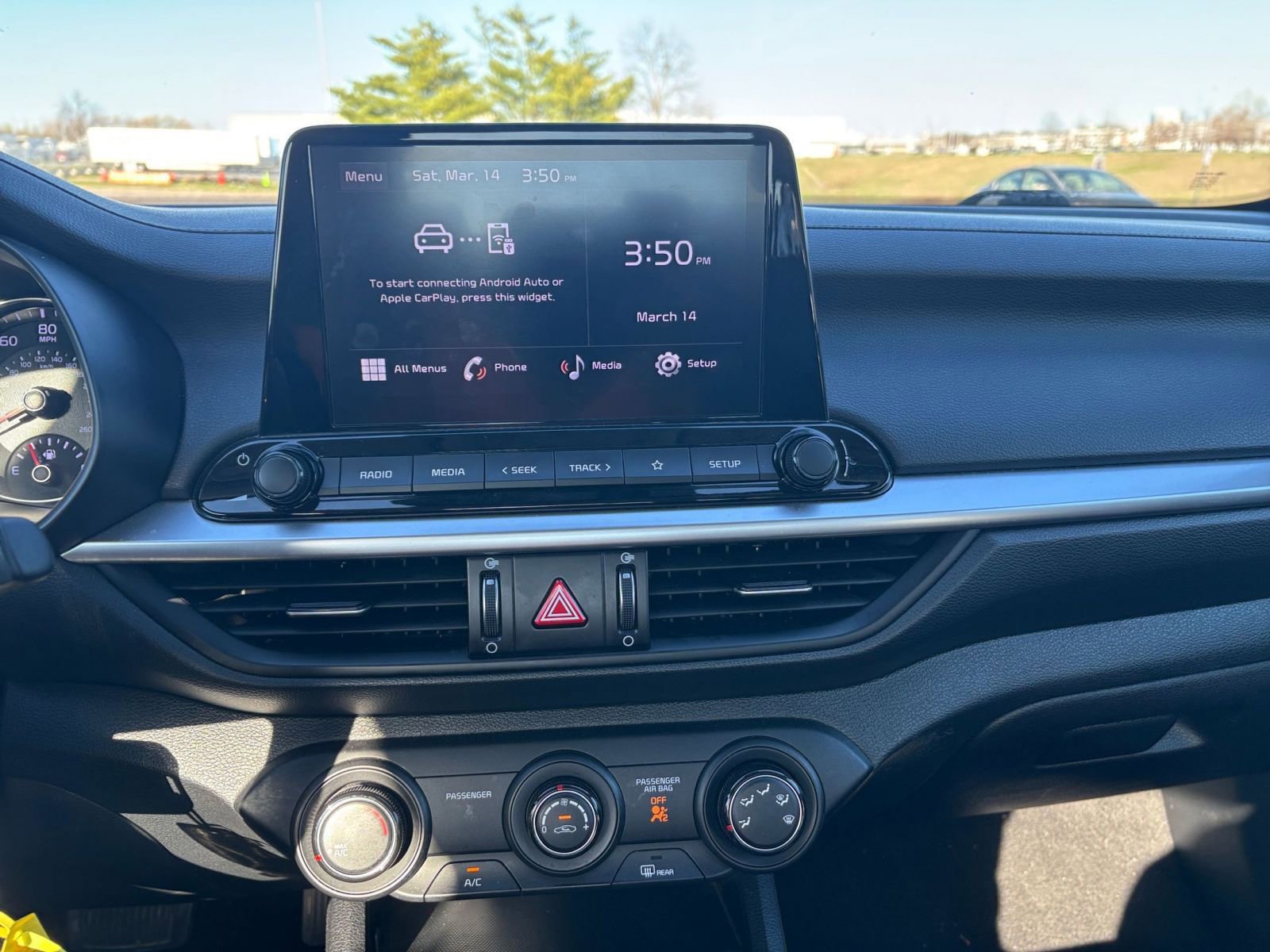 Thumbnail: 2024 Kia Forte - 17