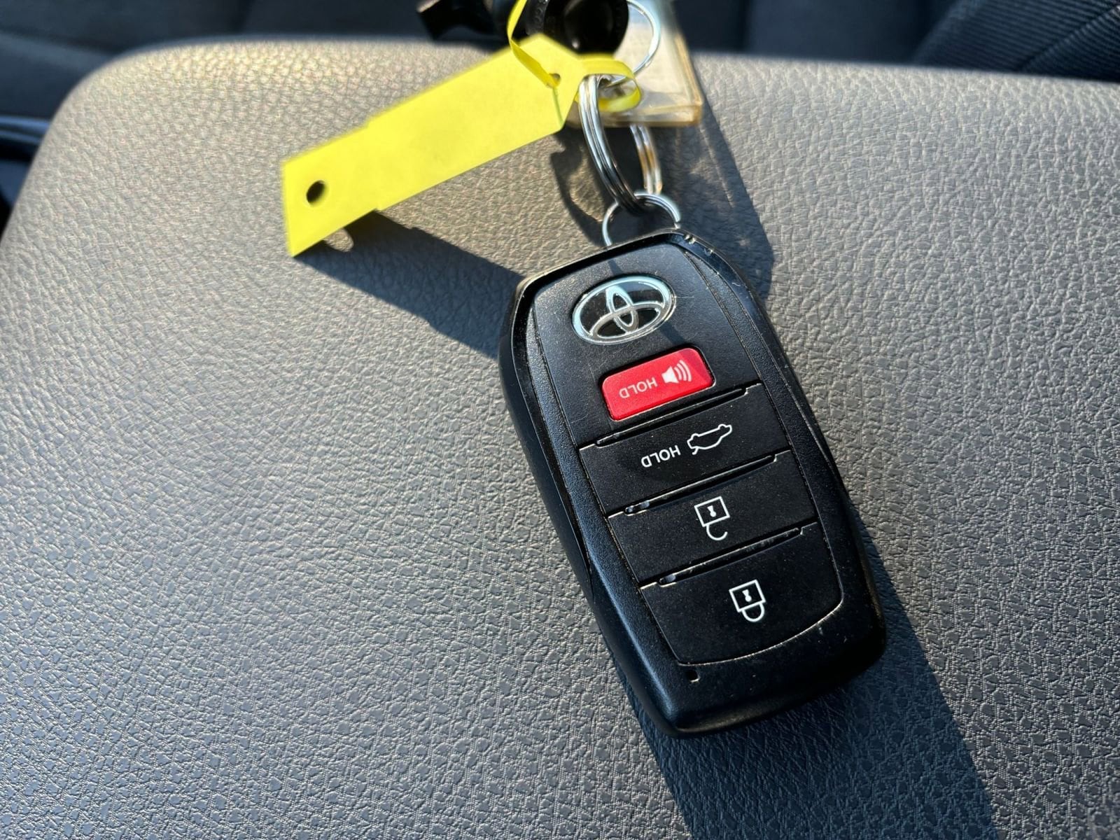 Thumbnail: 2025 Toyota Camry - 22