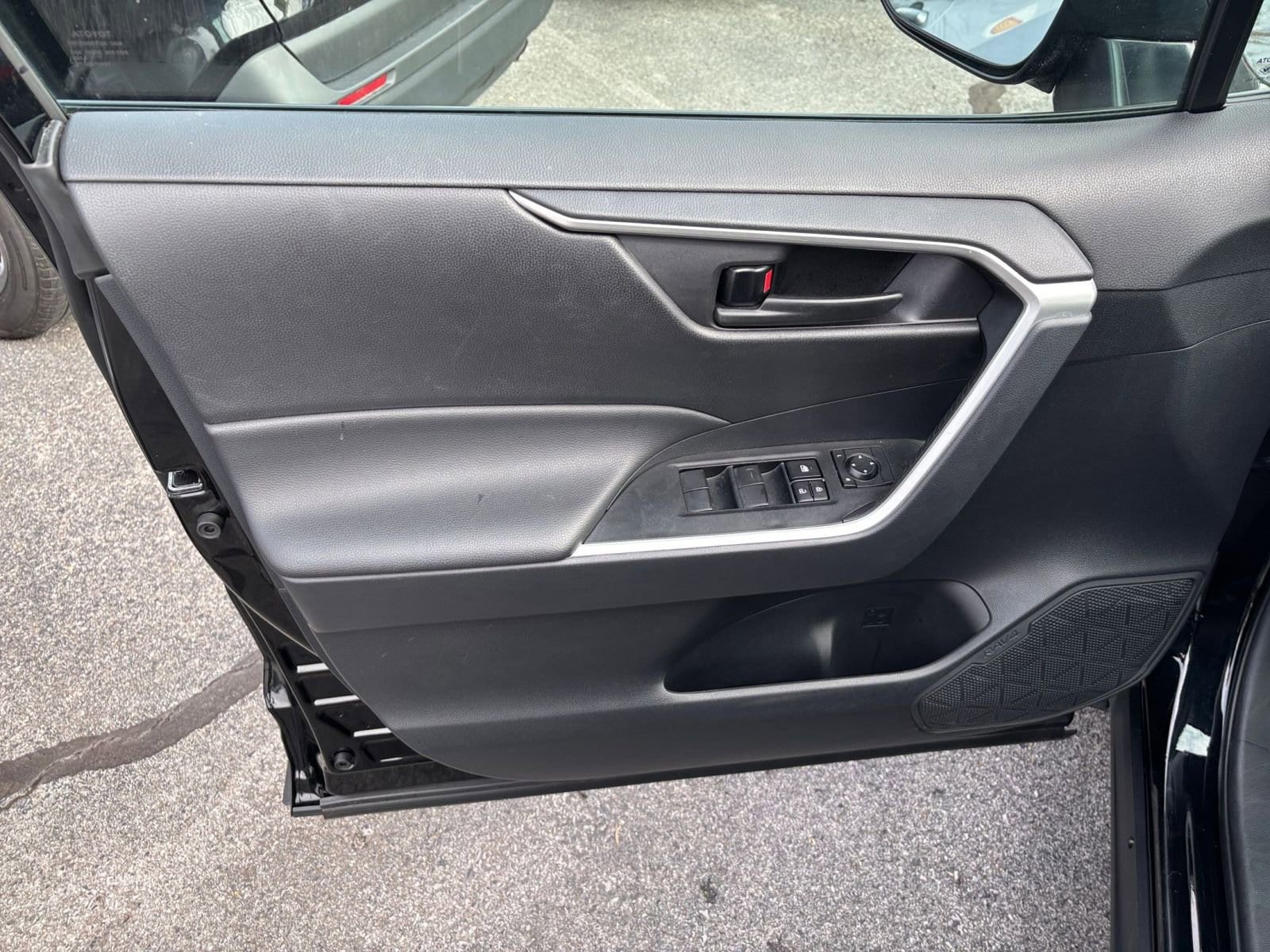 Thumbnail: 2025 Toyota RAV4 - 21