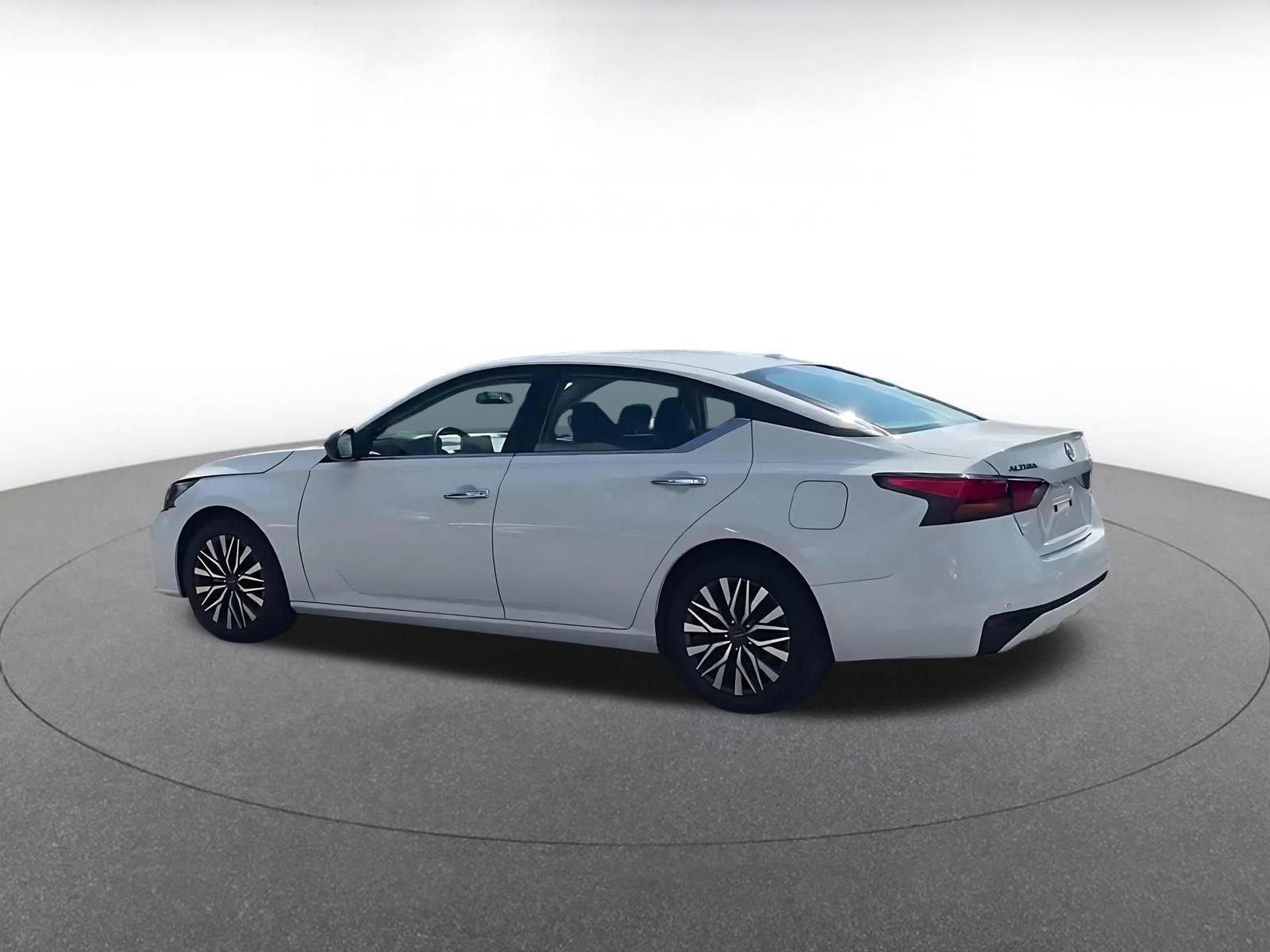 Thumbnail: 2025 Nissan Altima - 10