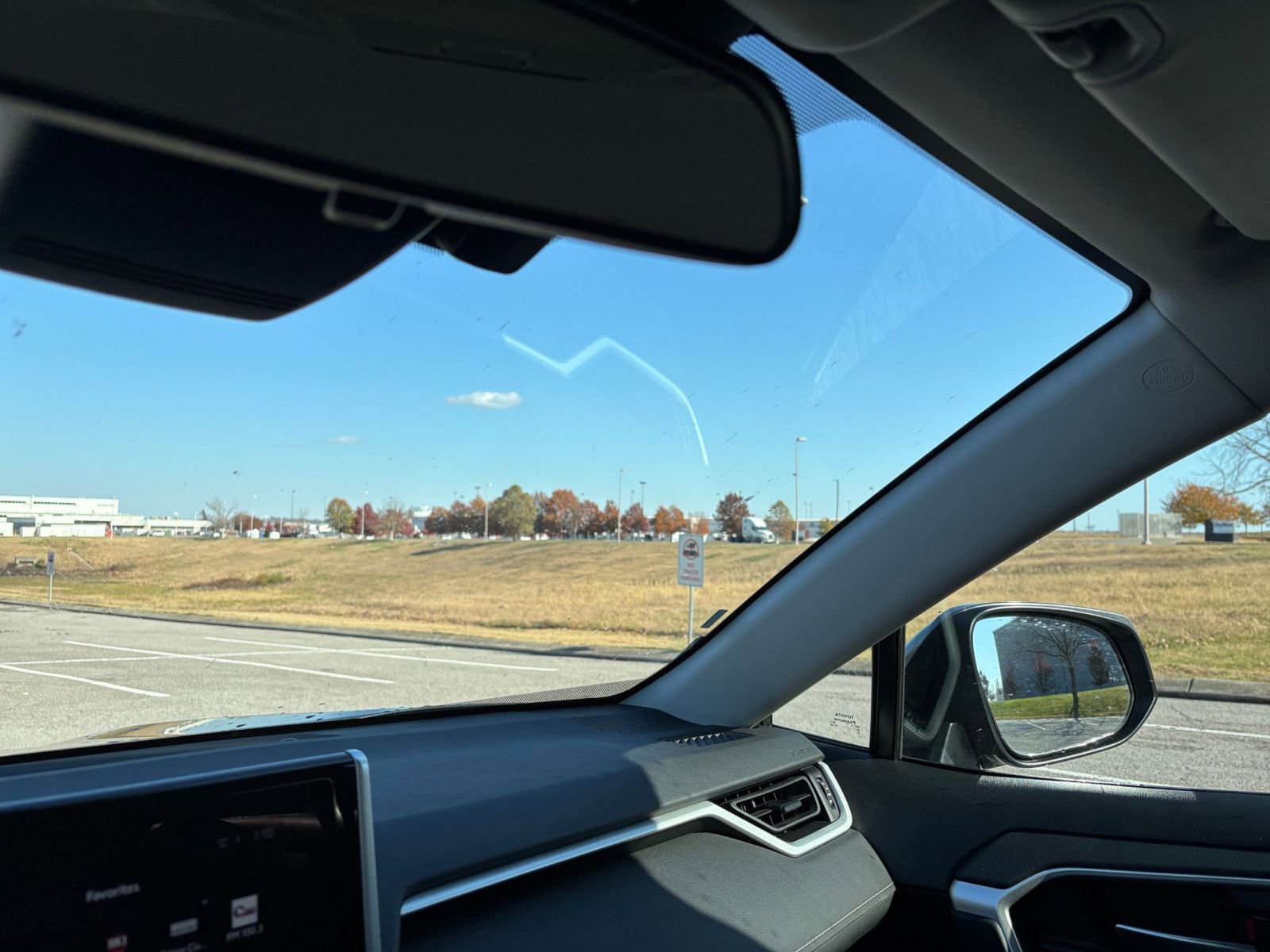 Thumbnail: 2025 Toyota RAV4 - 35