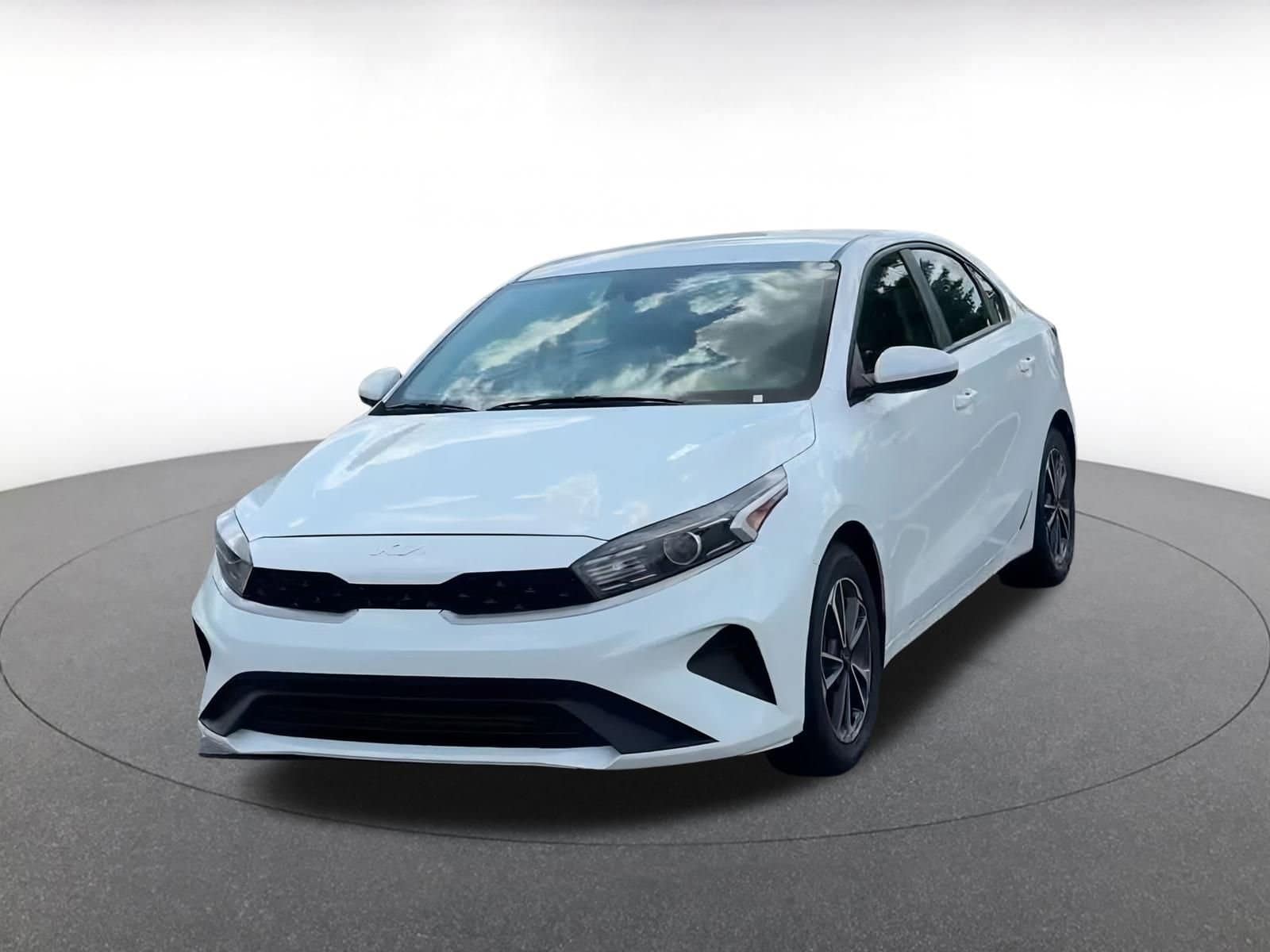 Thumbnail: 2023 Kia Forte - 6