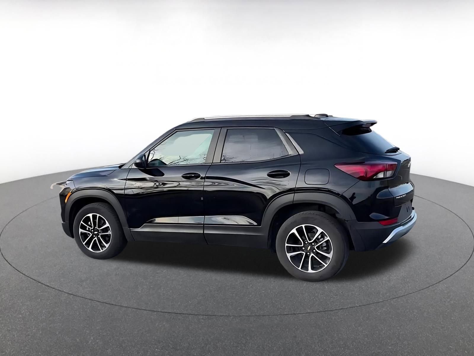 Thumbnail: 2025 Chevrolet TrailBlazer - 10