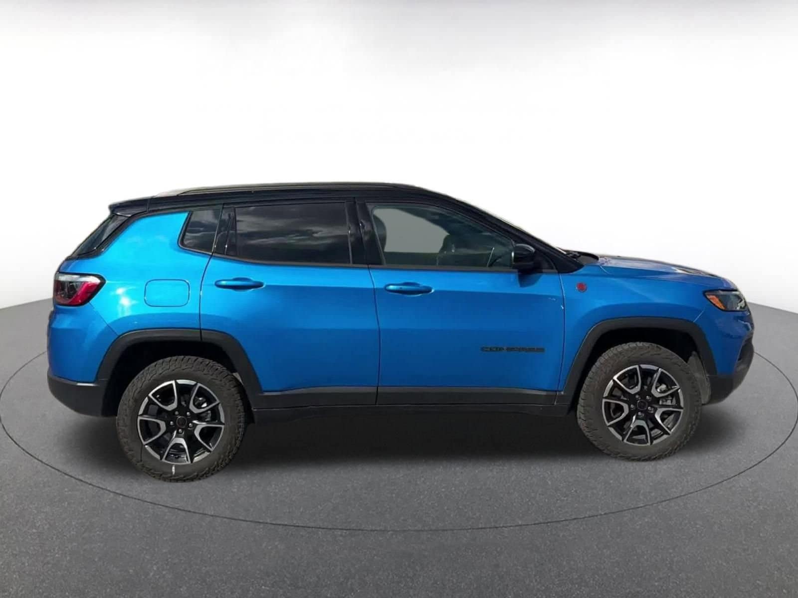 Thumbnail: 2025 Jeep Compass - 16