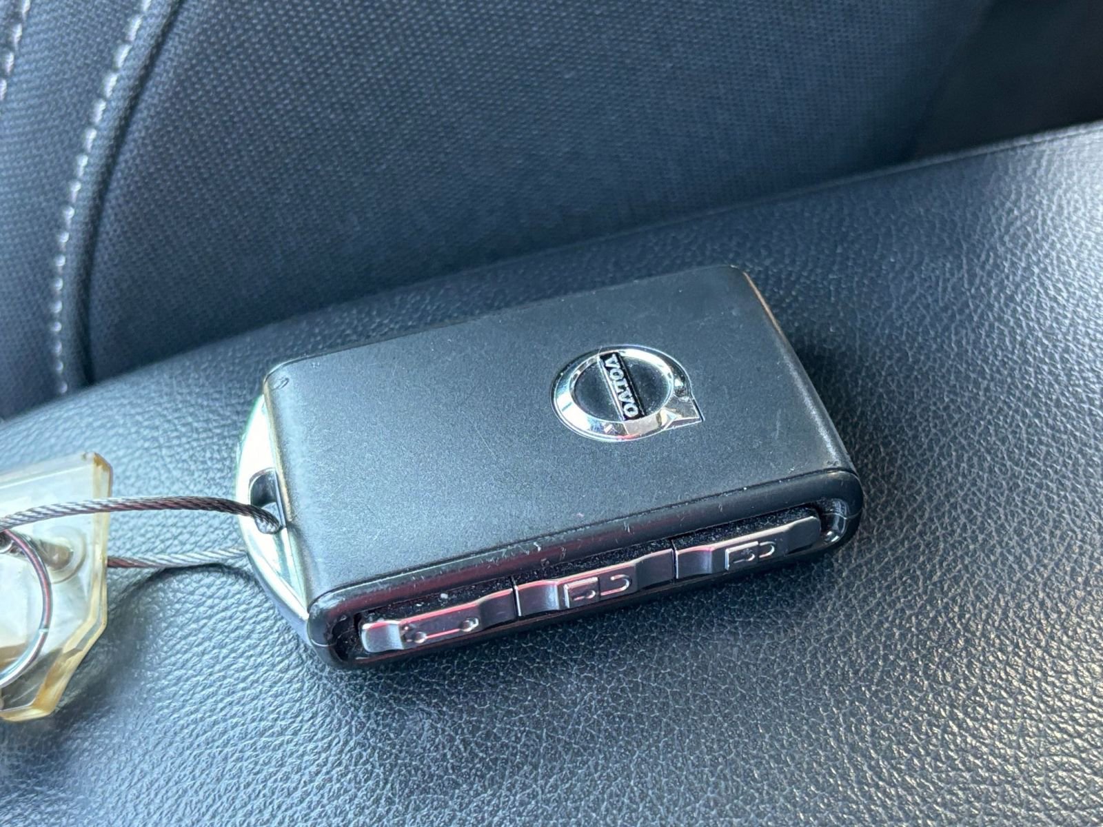 Thumbnail: 2024 Volvo XC40 - 22