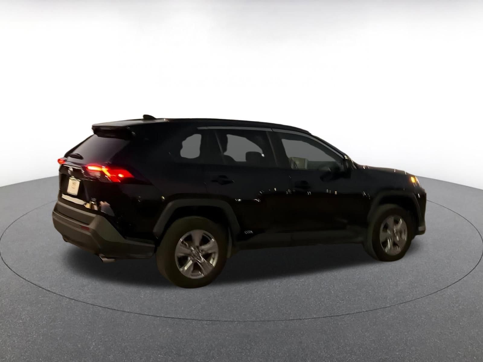 Thumbnail: 2025 Toyota RAV4 - 15