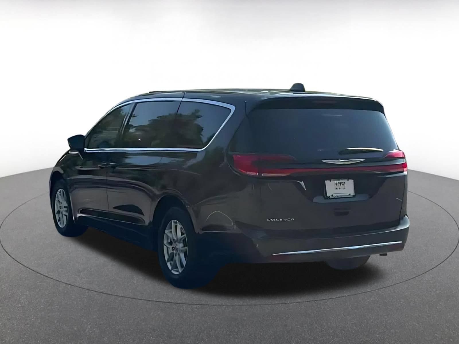 Thumbnail: 2025 Chrysler Pacifica - 13