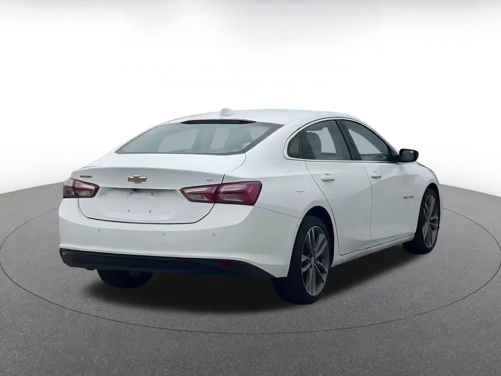 Thumbnail: 2024 Chevrolet Malibu - 12