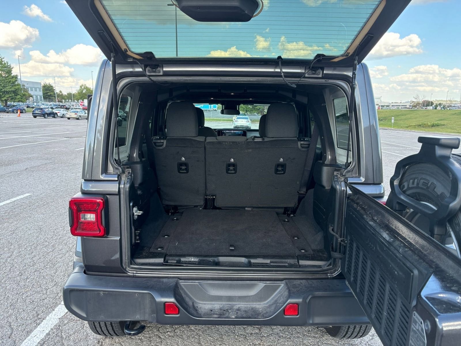 Thumbnail: 2025 Jeep Wrangler - 30