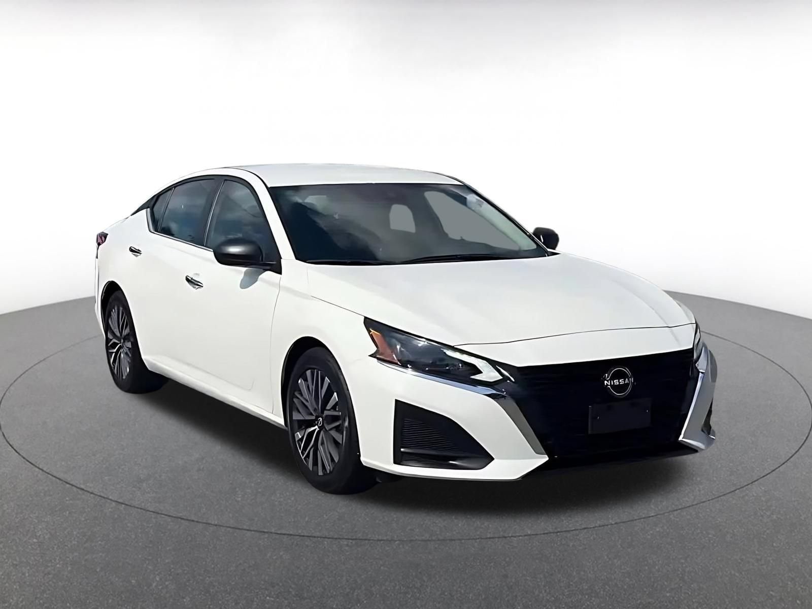 Thumbnail: 2025 Nissan Altima - 3