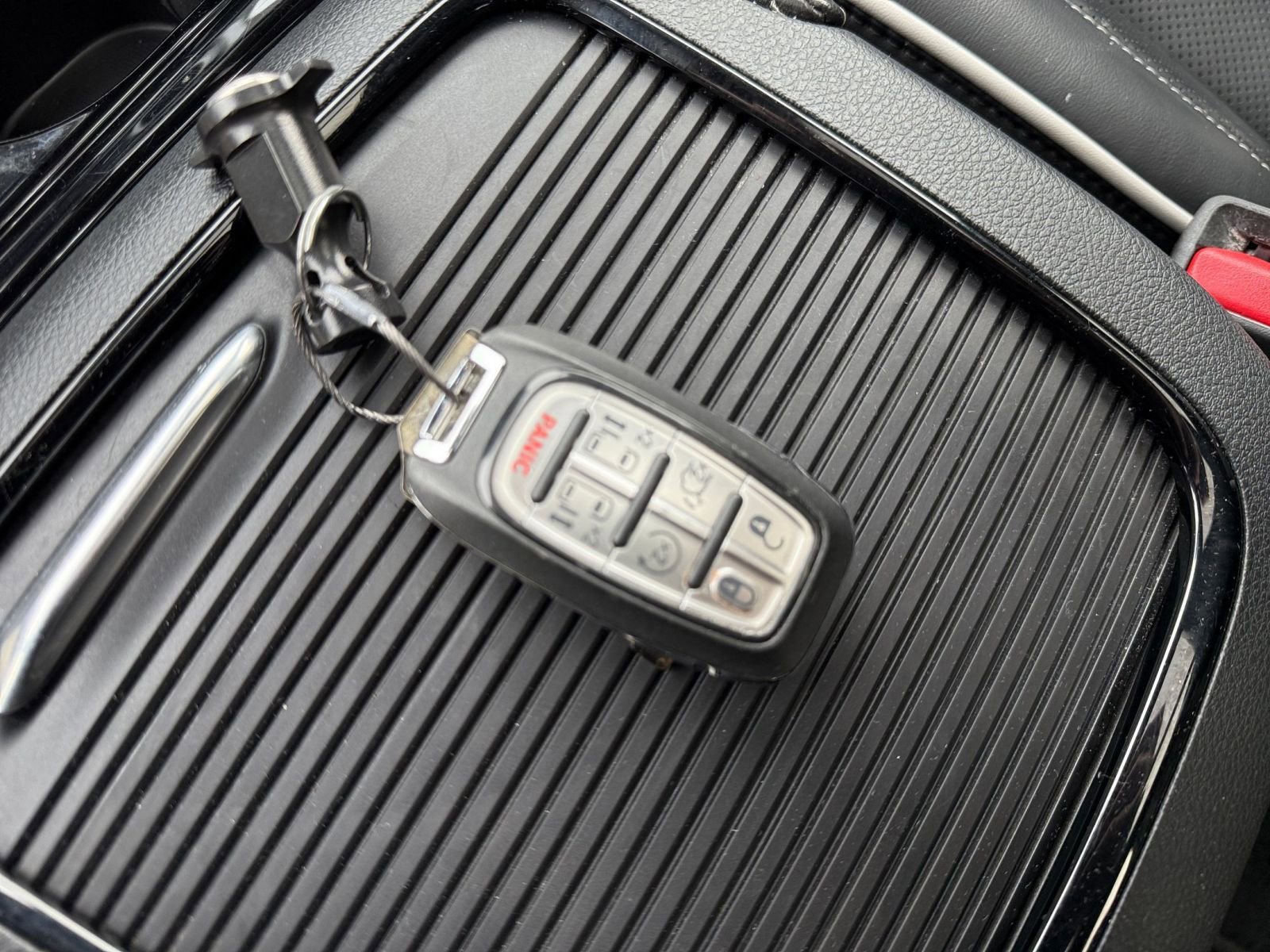 Thumbnail: 2025 Chrysler Pacifica - 28