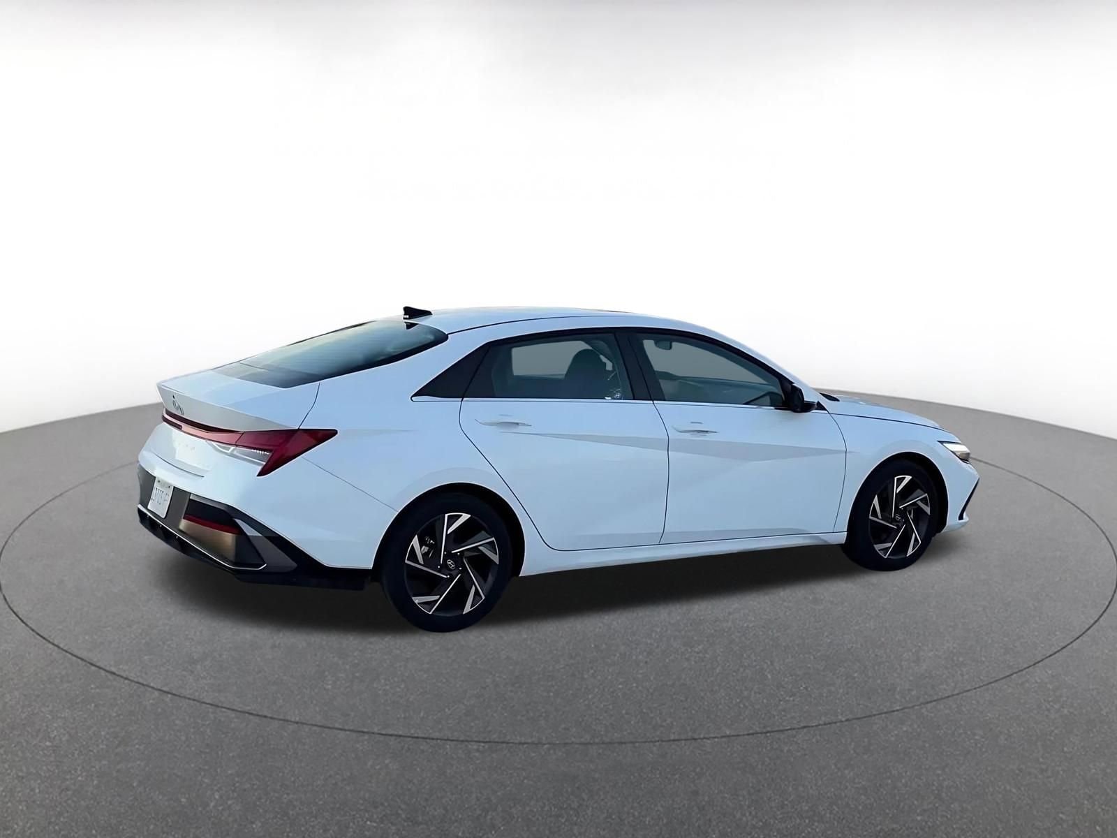 Thumbnail: 2025 Hyundai Elantra - 15