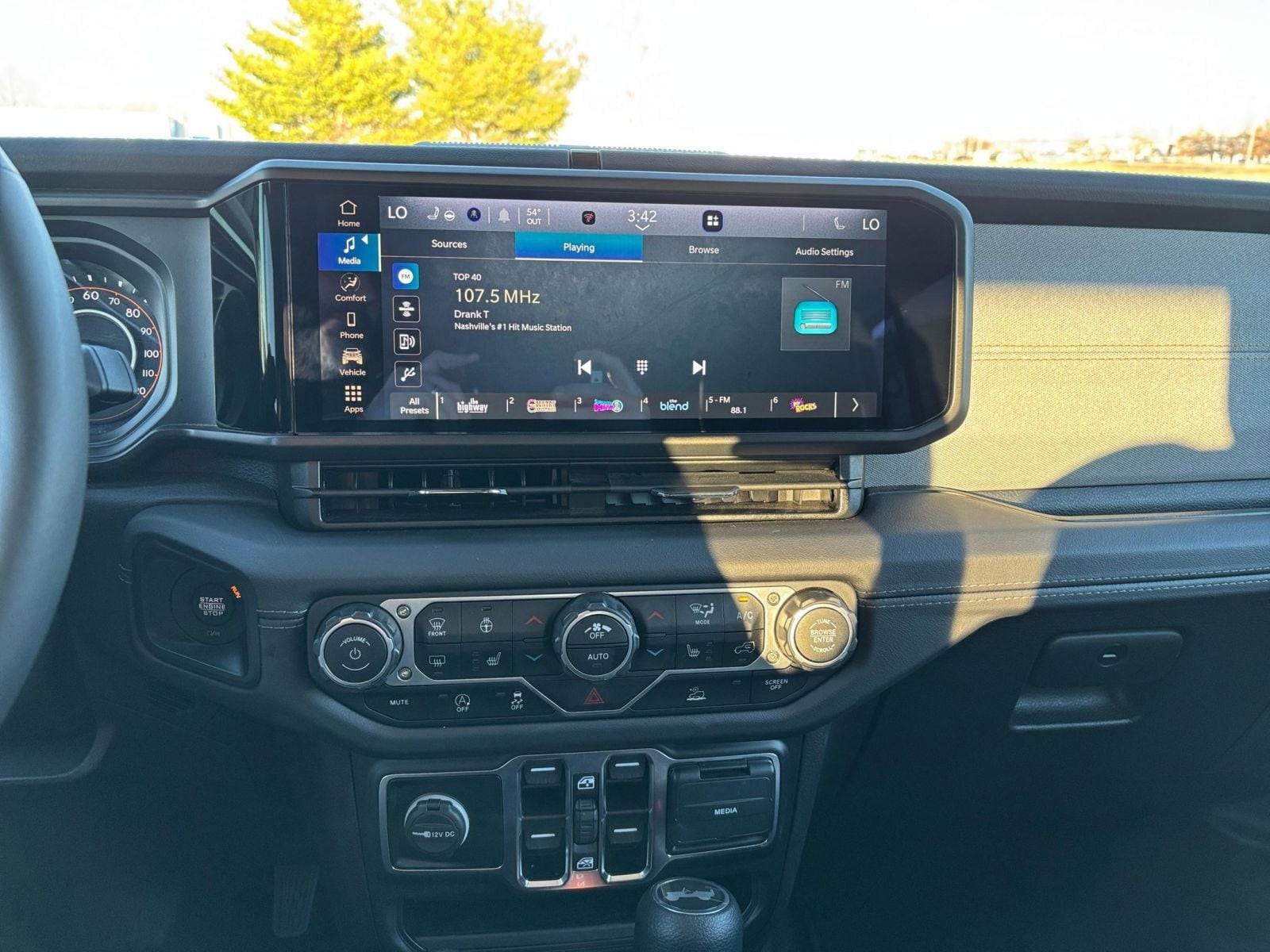 Thumbnail: 2025 Jeep Wrangler - 18