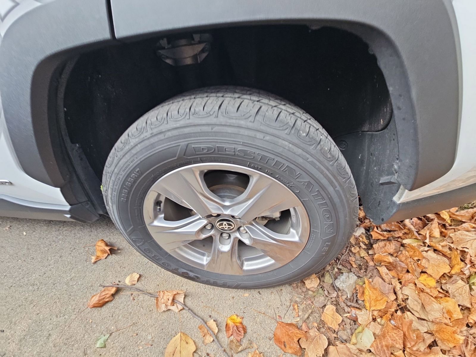 Thumbnail: 2025 Toyota RAV4 - 8