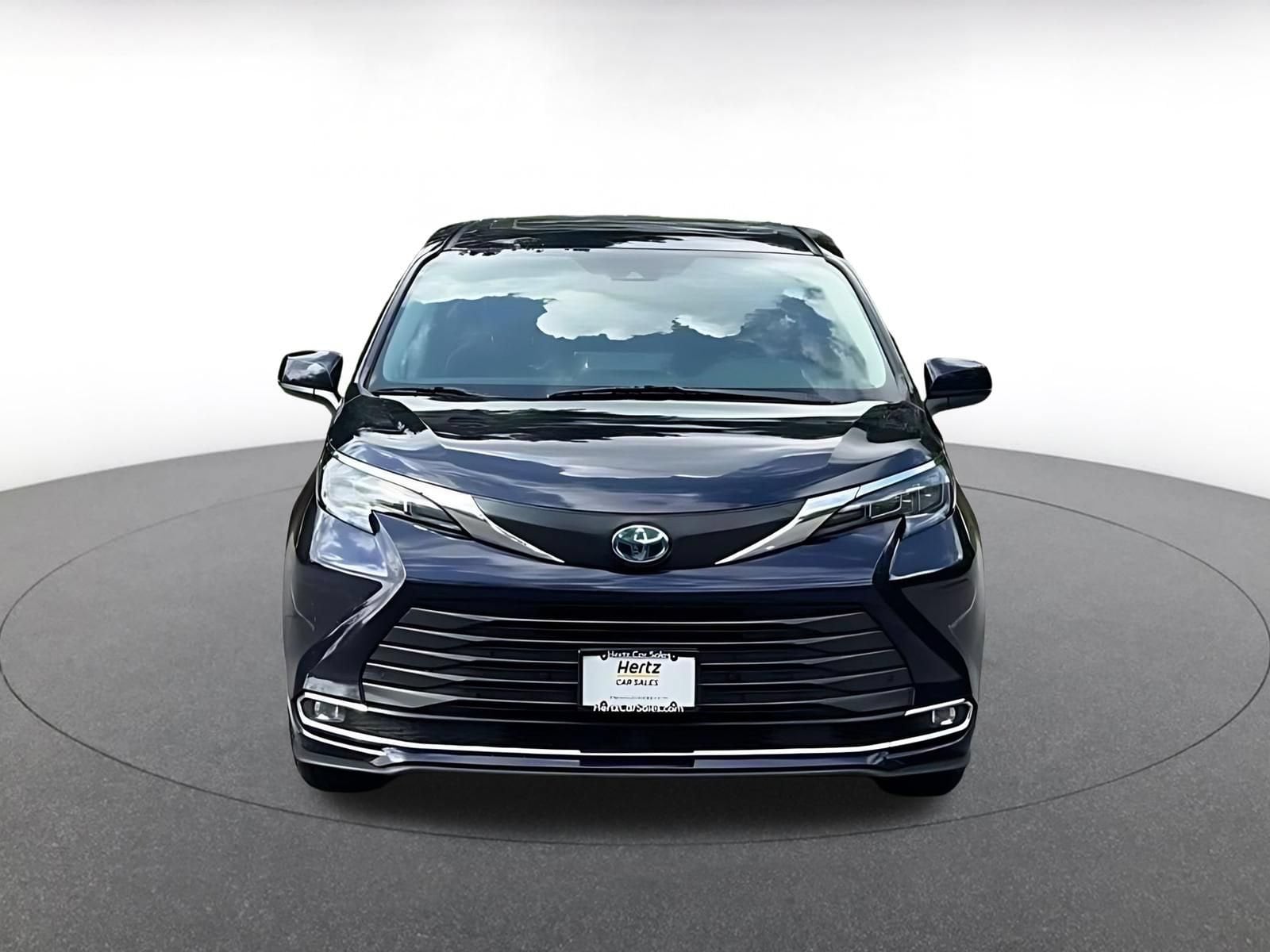 Thumbnail: 2024 Toyota Sienna - 4