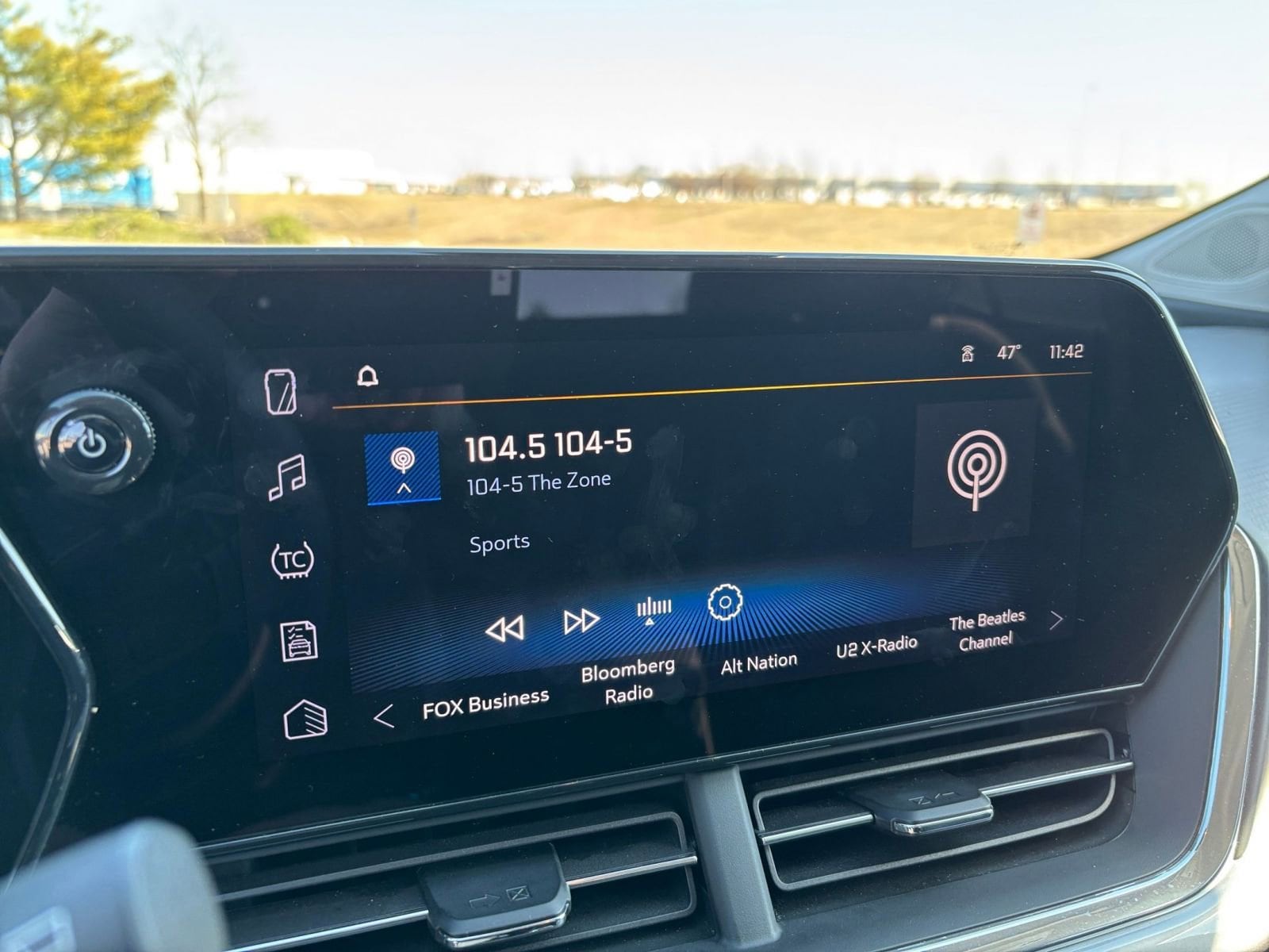 Thumbnail: 2025 Chevrolet Trax - 21