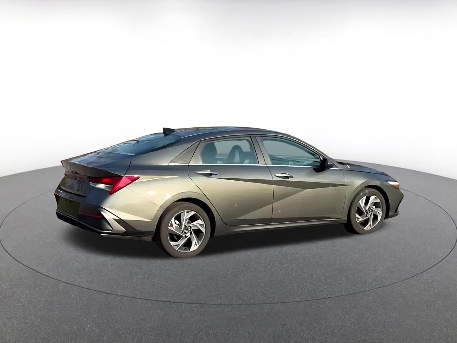 Thumbnail: 2025 Hyundai Elantra - 14