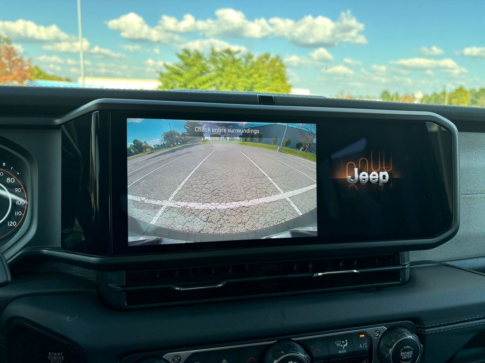 Thumbnail: 2025 Jeep Wrangler - 17