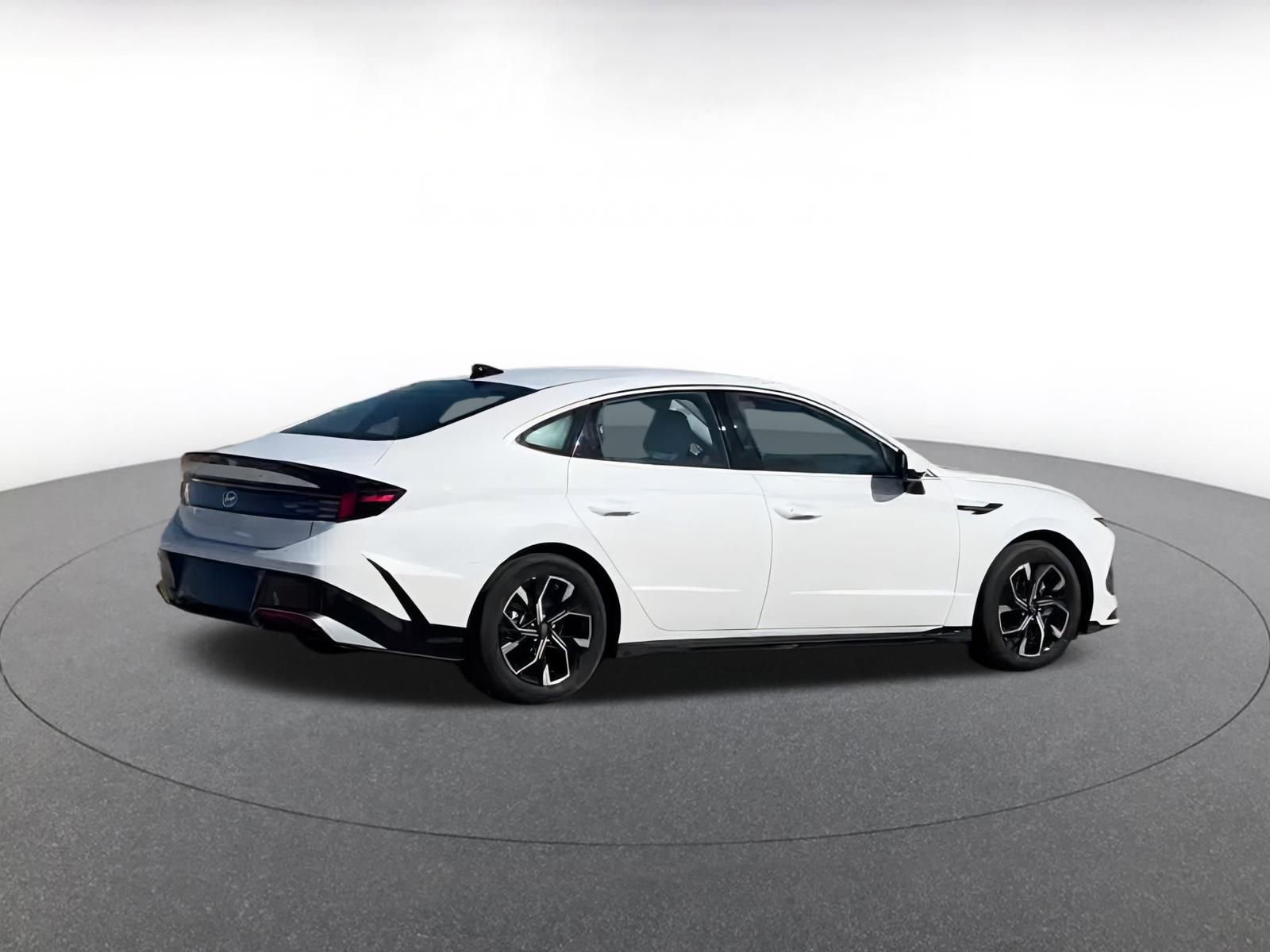 Thumbnail: 2024 Hyundai Sonata - 4