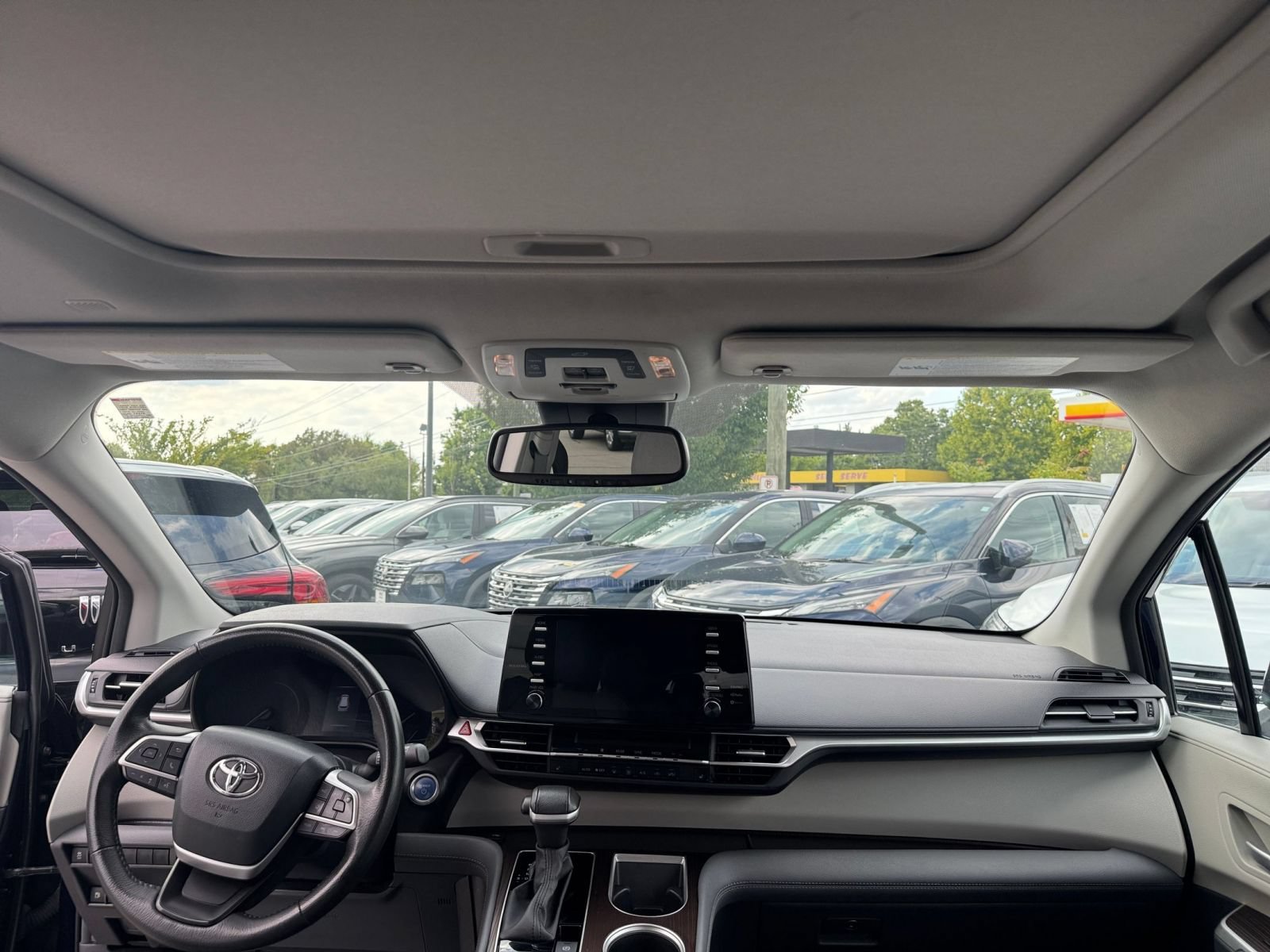 Thumbnail: 2024 Toyota Sienna - 31
