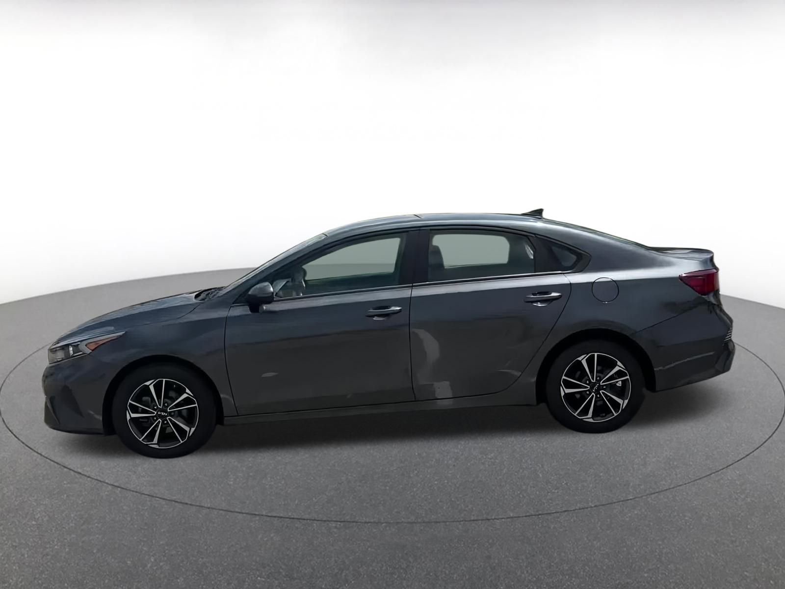 Thumbnail: 2024 Kia Forte - 10