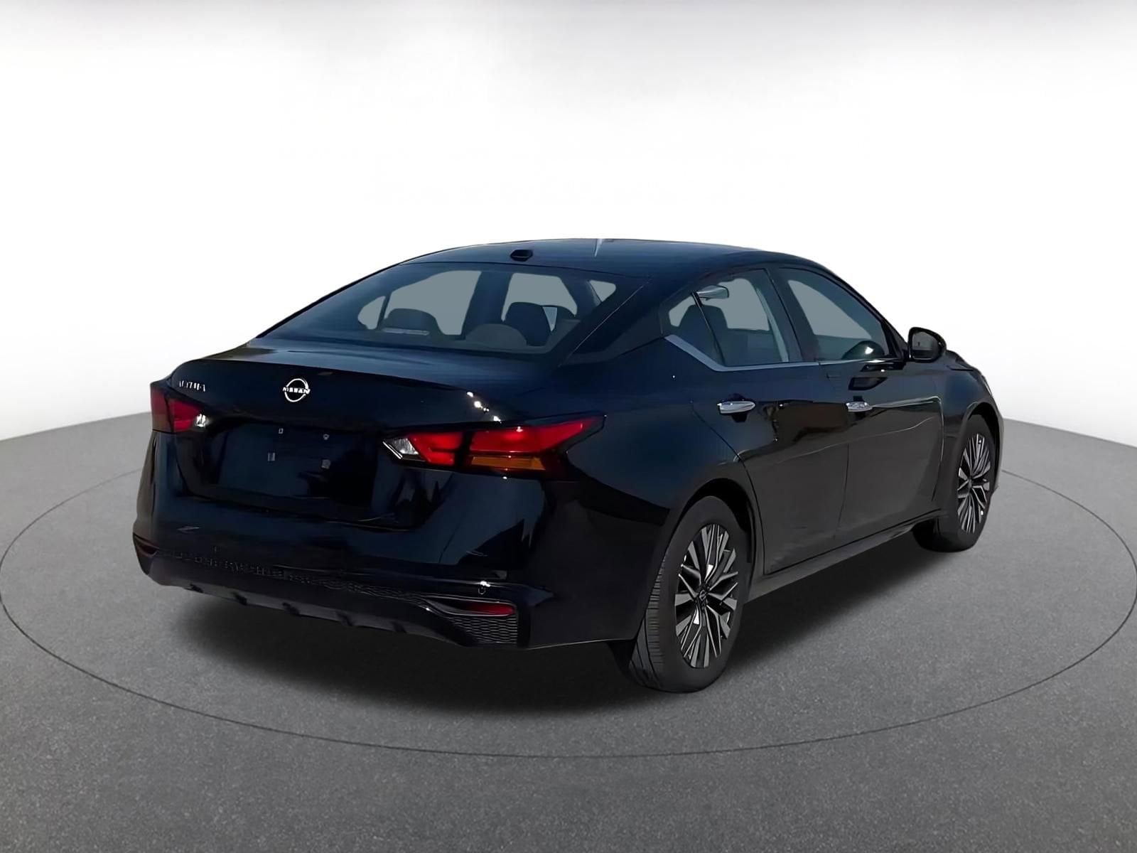 Thumbnail: 2025 Nissan Altima - 15