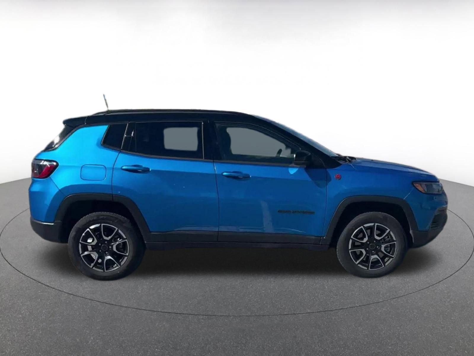 Thumbnail: 2025 Jeep Compass - 16