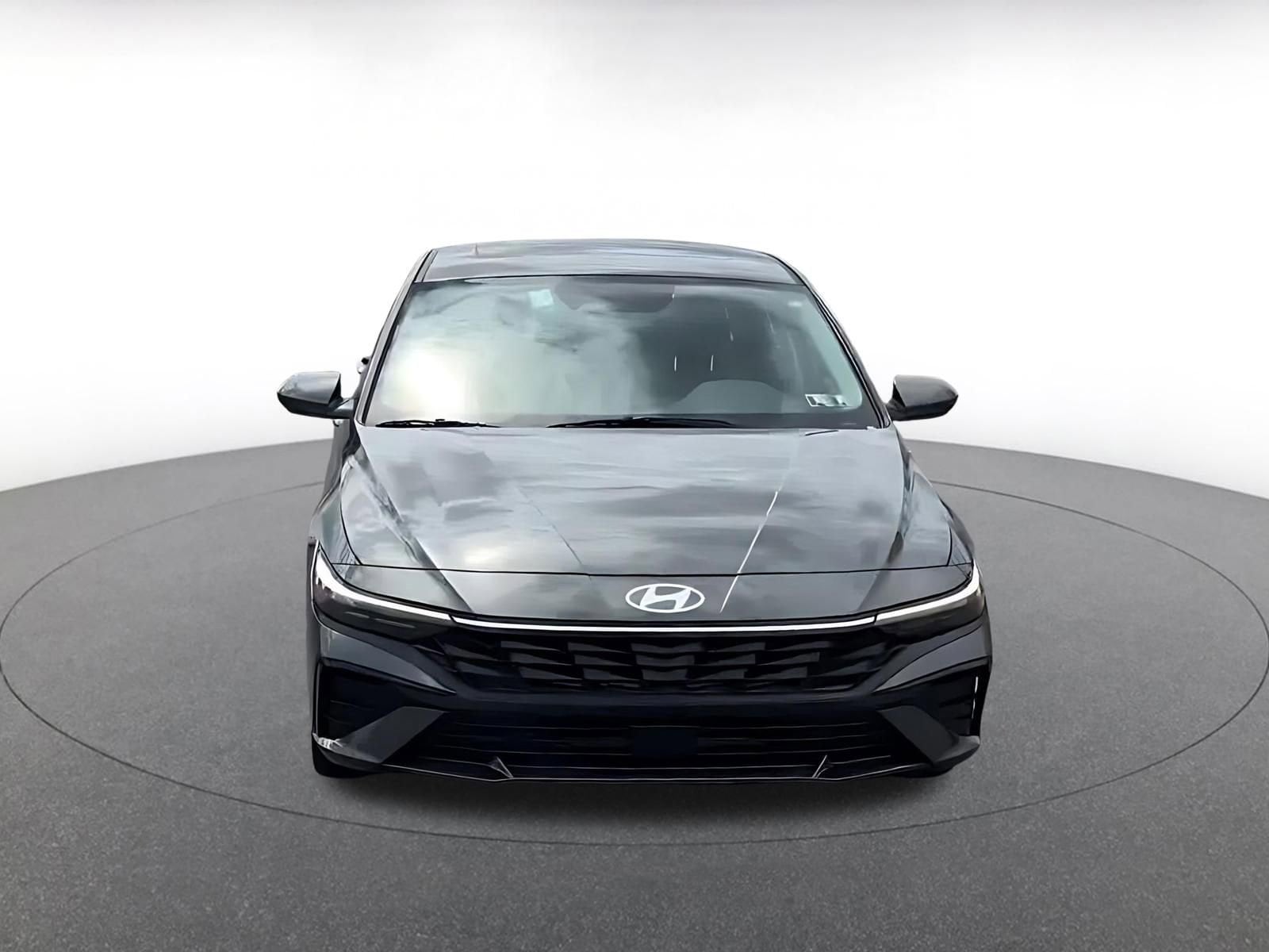 Thumbnail: 2025 Hyundai Elantra - 4